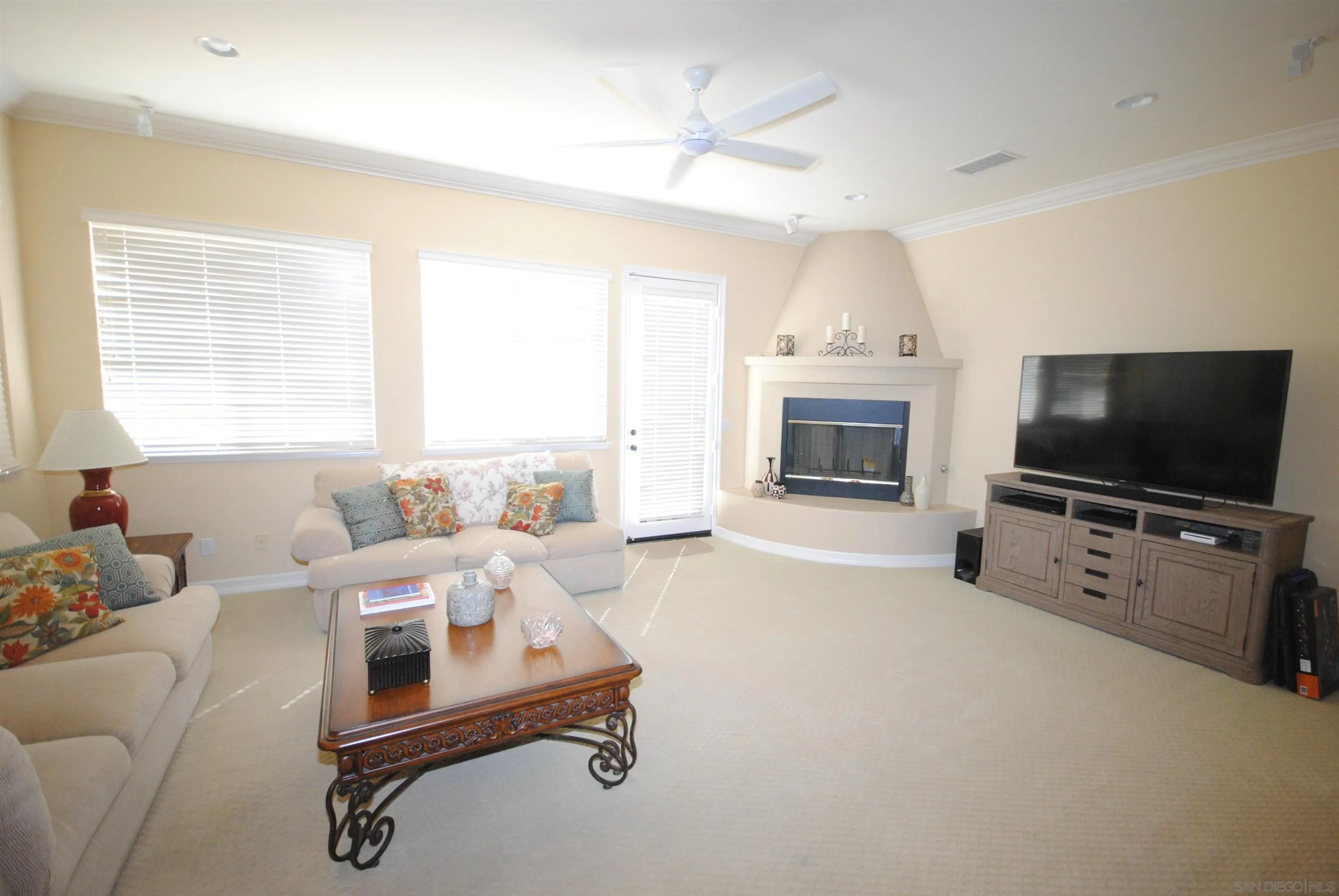 https://cdn.realtyfeed.com/cdn/127/260024581/31eae1dce7ea9ef47d96258e3cd5c023.webp