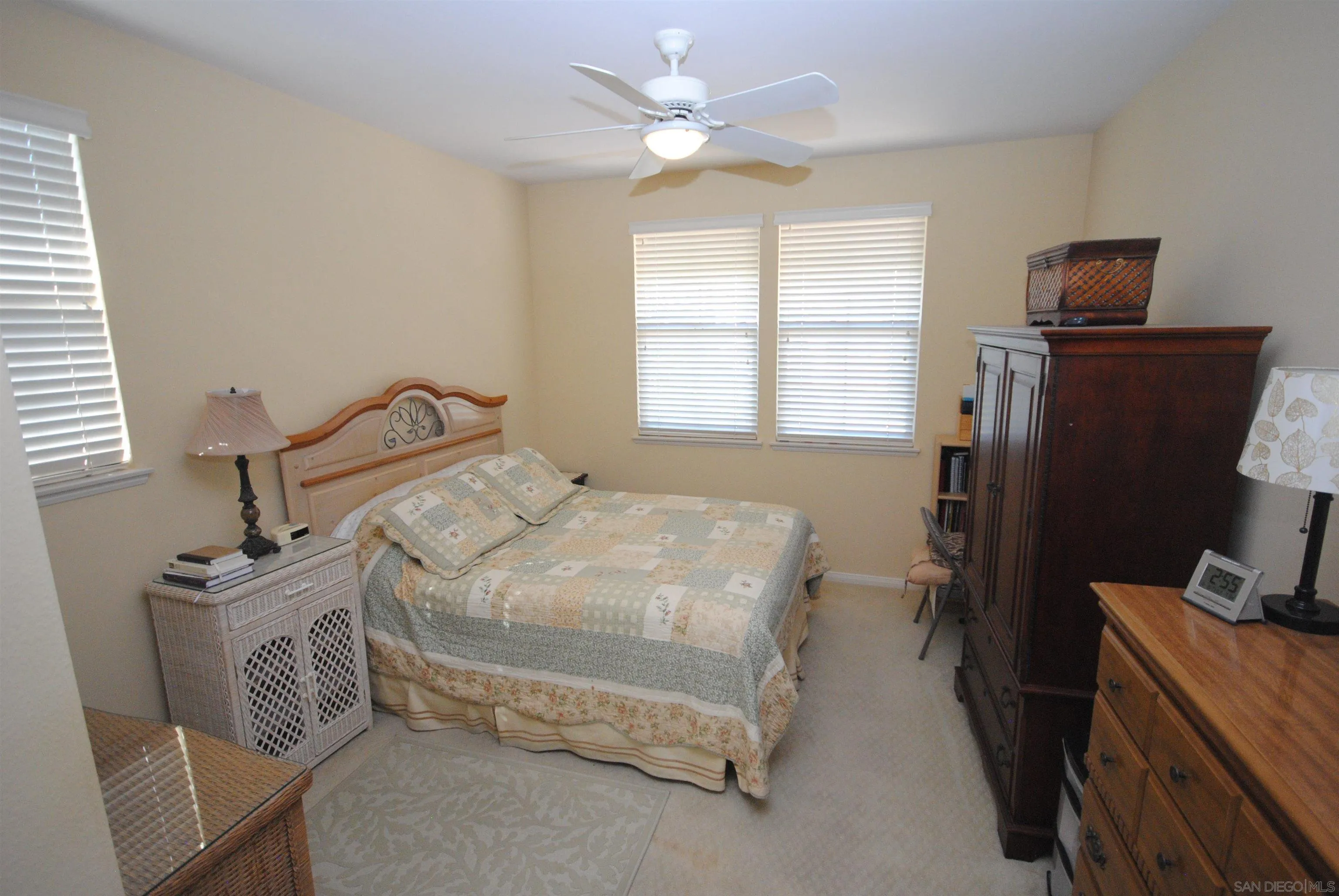 https://cdn.realtyfeed.com/cdn/127/260024581/453a229bdc1f6c8d20ca0585eac8118e.webp