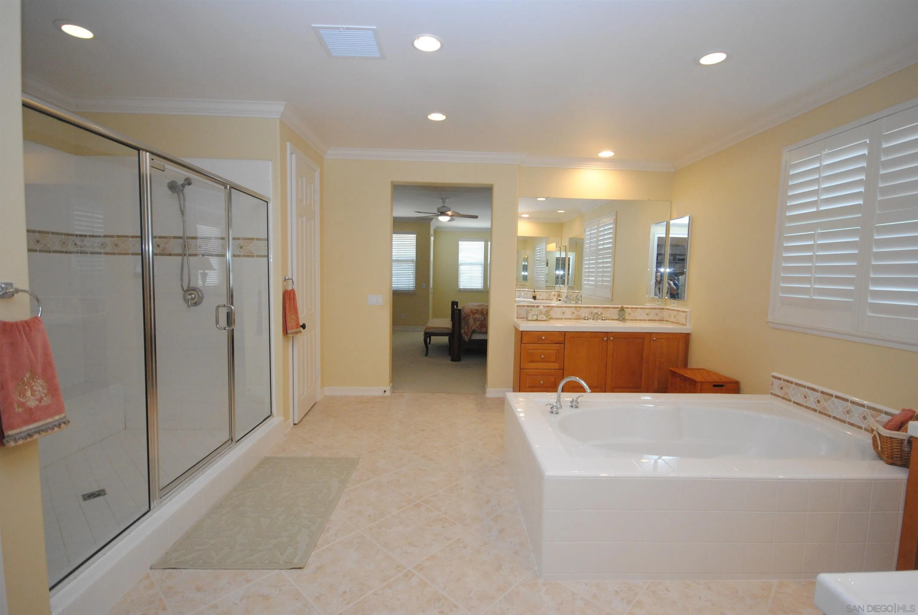 https://cdn.realtyfeed.com/cdn/127/260024581/8f8dcac0d6723a29fabc24395e100f94.webp
