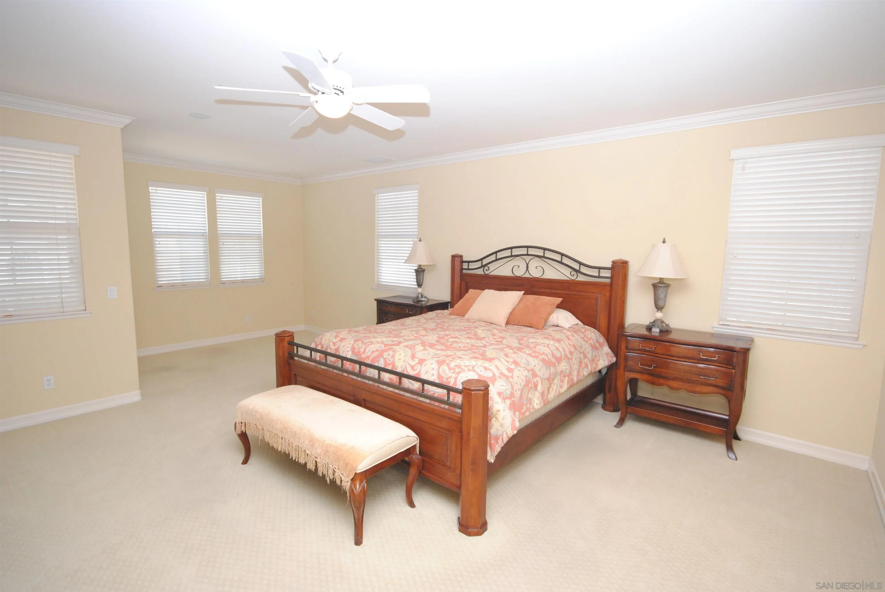 https://cdn.realtyfeed.com/cdn/127/260024581/cbeddf5ee6d2b36de34a394f79826312.webp