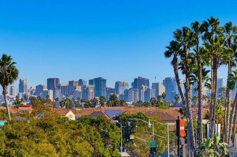 https://cdn.realtyfeed.com/cdn/127/260024582/7b9c779c6d48676aacf8c3871084b63f.webp
