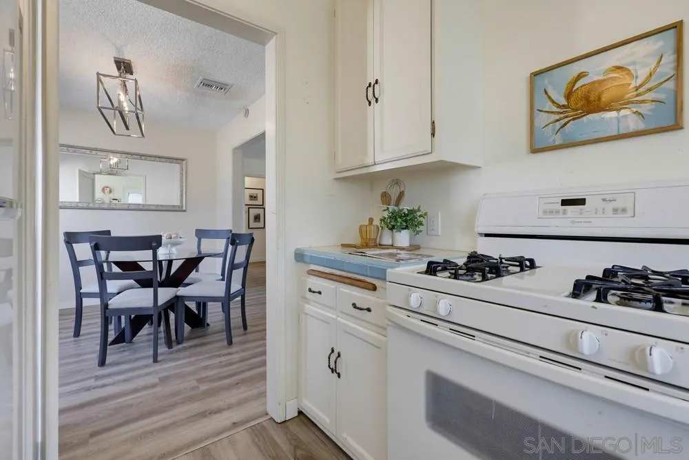 https://cdn.realtyfeed.com/cdn/127/260024582/8b7e2f7233e6372a927f7e4ac3e0e0ea.webp