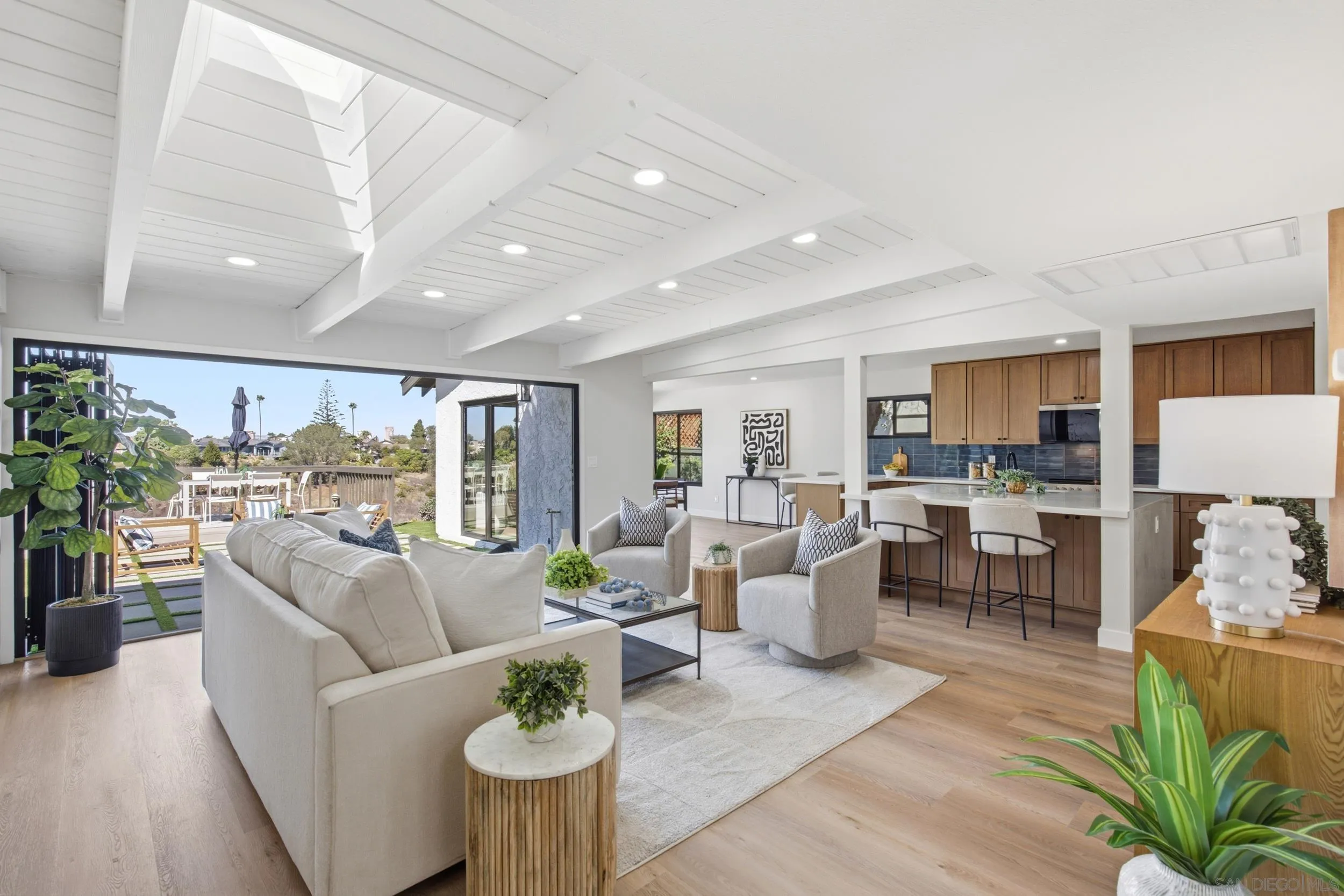 https://cdn.realtyfeed.com/cdn/127/260024585/1dc4d894b287606f735e3e47bb12c64f.webp