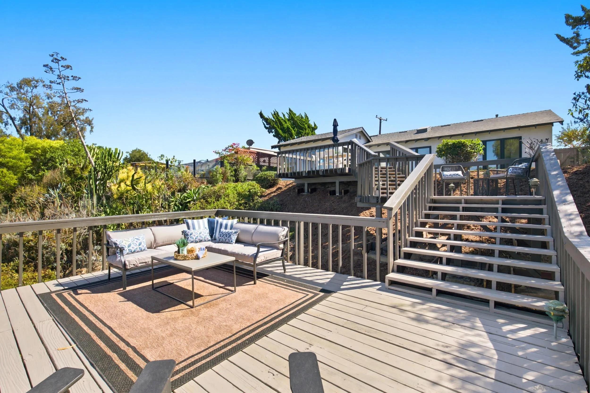 https://cdn.realtyfeed.com/cdn/127/260024585/288a56eec65e382b2ec5687a47bcaf6e.webp