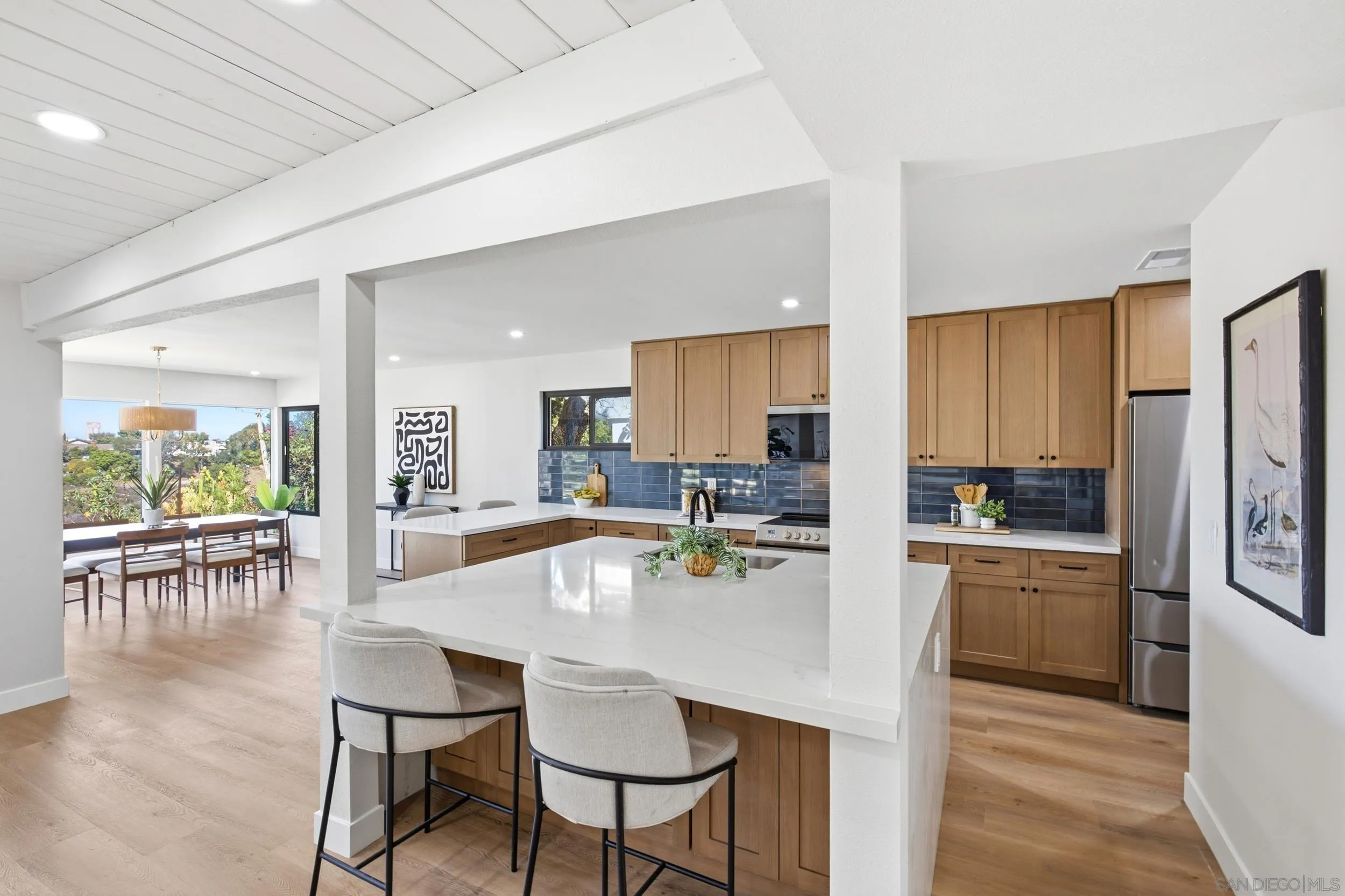 https://cdn.realtyfeed.com/cdn/127/260024585/2cb3c156b8f42891793d6771de7dce4a.webp