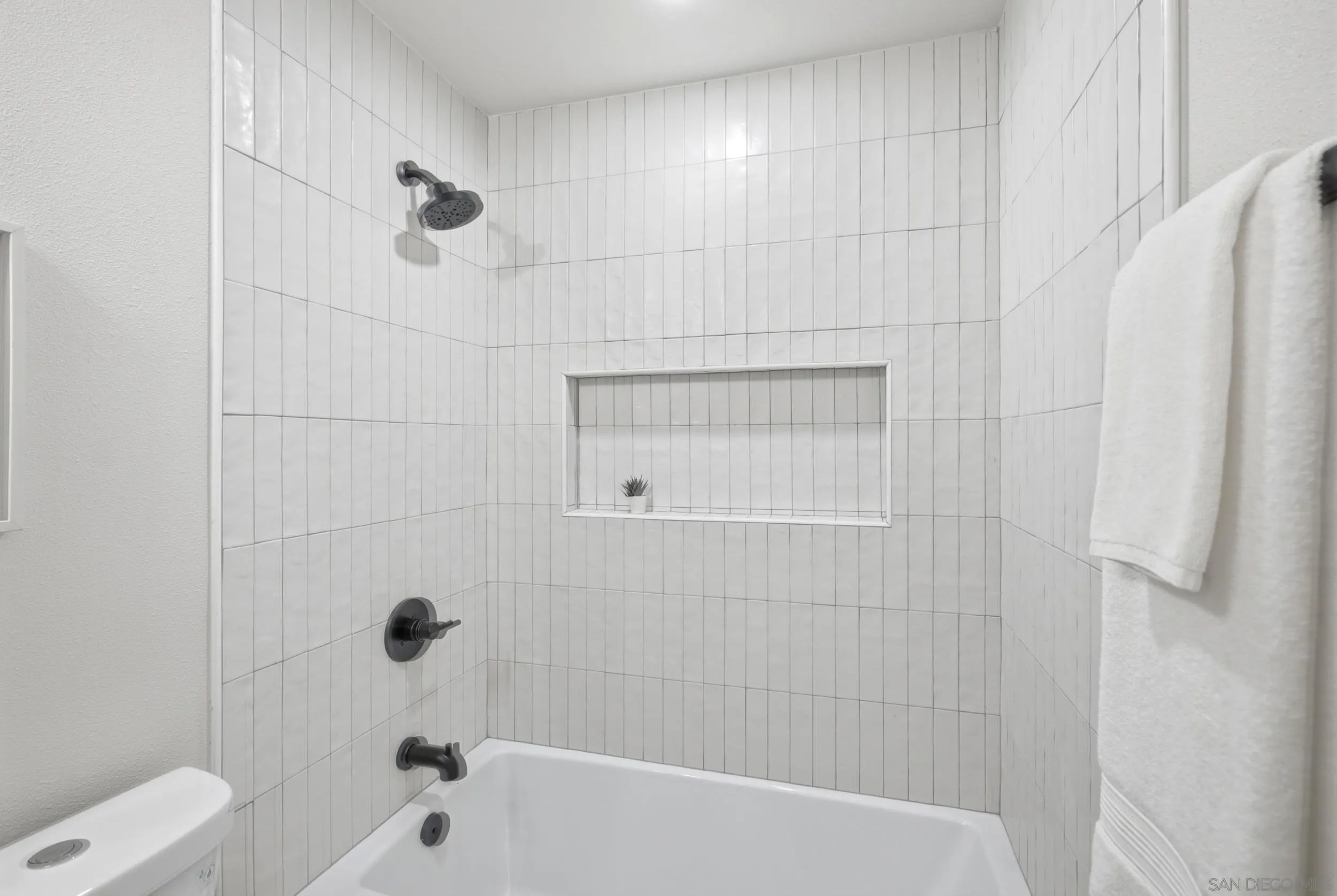 https://cdn.realtyfeed.com/cdn/127/260024585/305eecd19cb3cce3b71881a1de96dcc4.webp