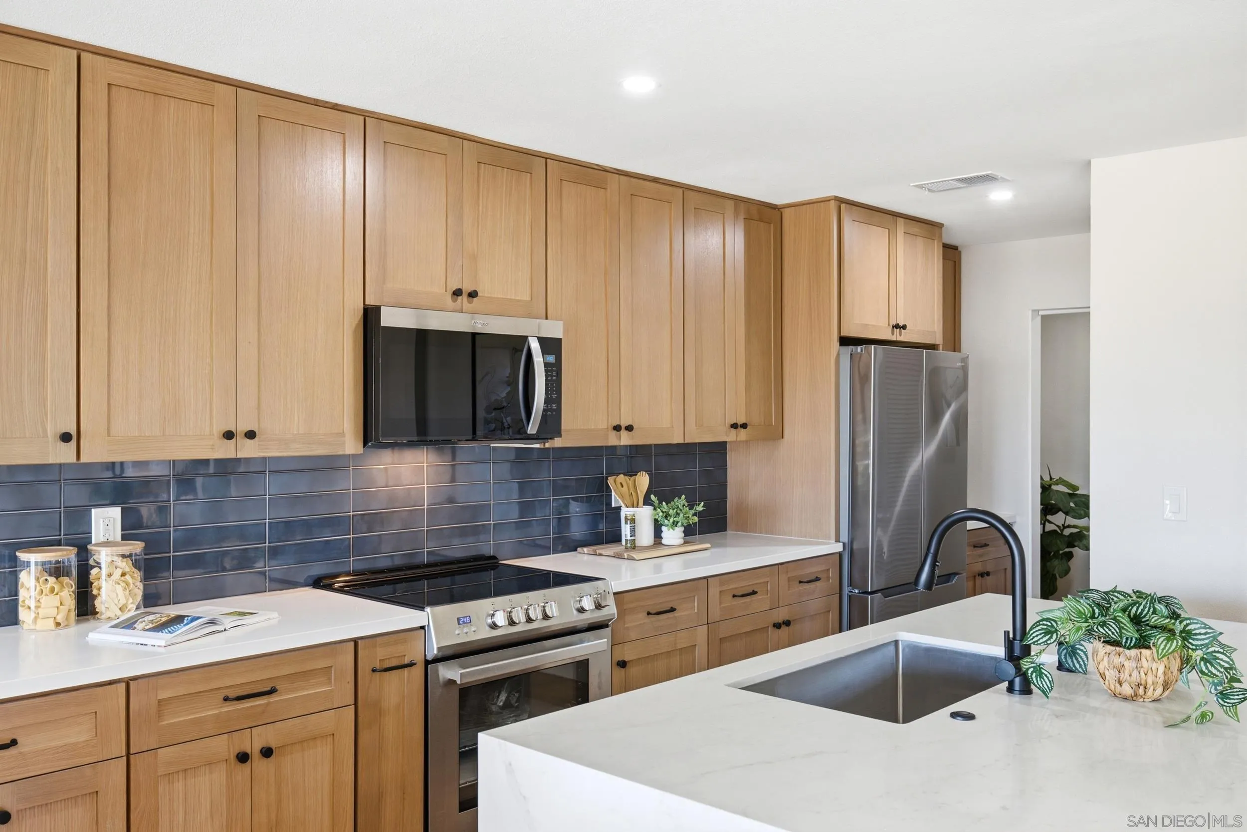 https://cdn.realtyfeed.com/cdn/127/260024585/610fe1aadd630309a9b990d97b50350a.webp