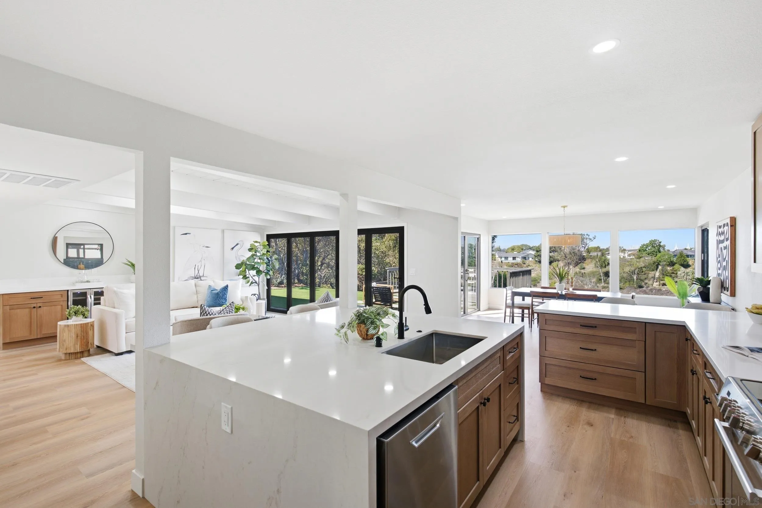 https://cdn.realtyfeed.com/cdn/127/260024585/6bbff1e76b7e3cd104a8d588fcda0b04.webp