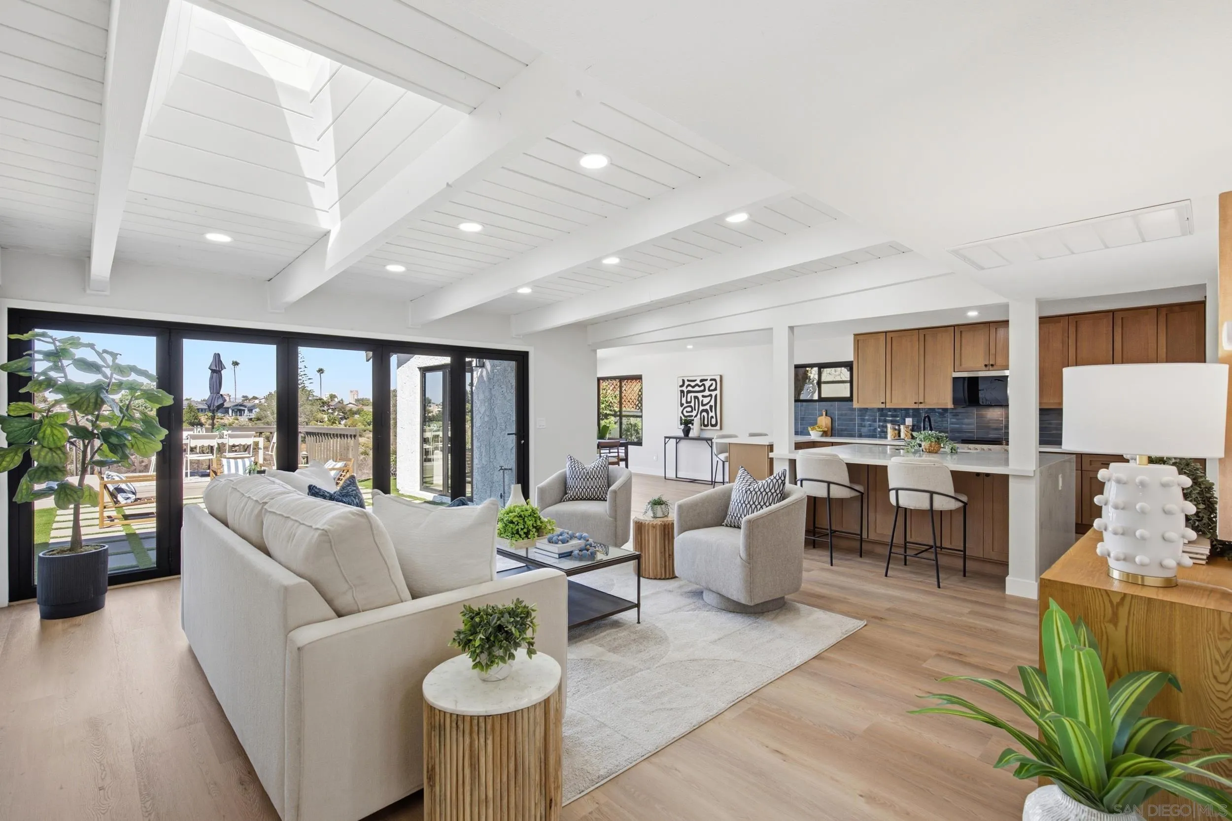 https://cdn.realtyfeed.com/cdn/127/260024585/8f9c6ad906ffe99e5ab1c770b0dd02ff.webp