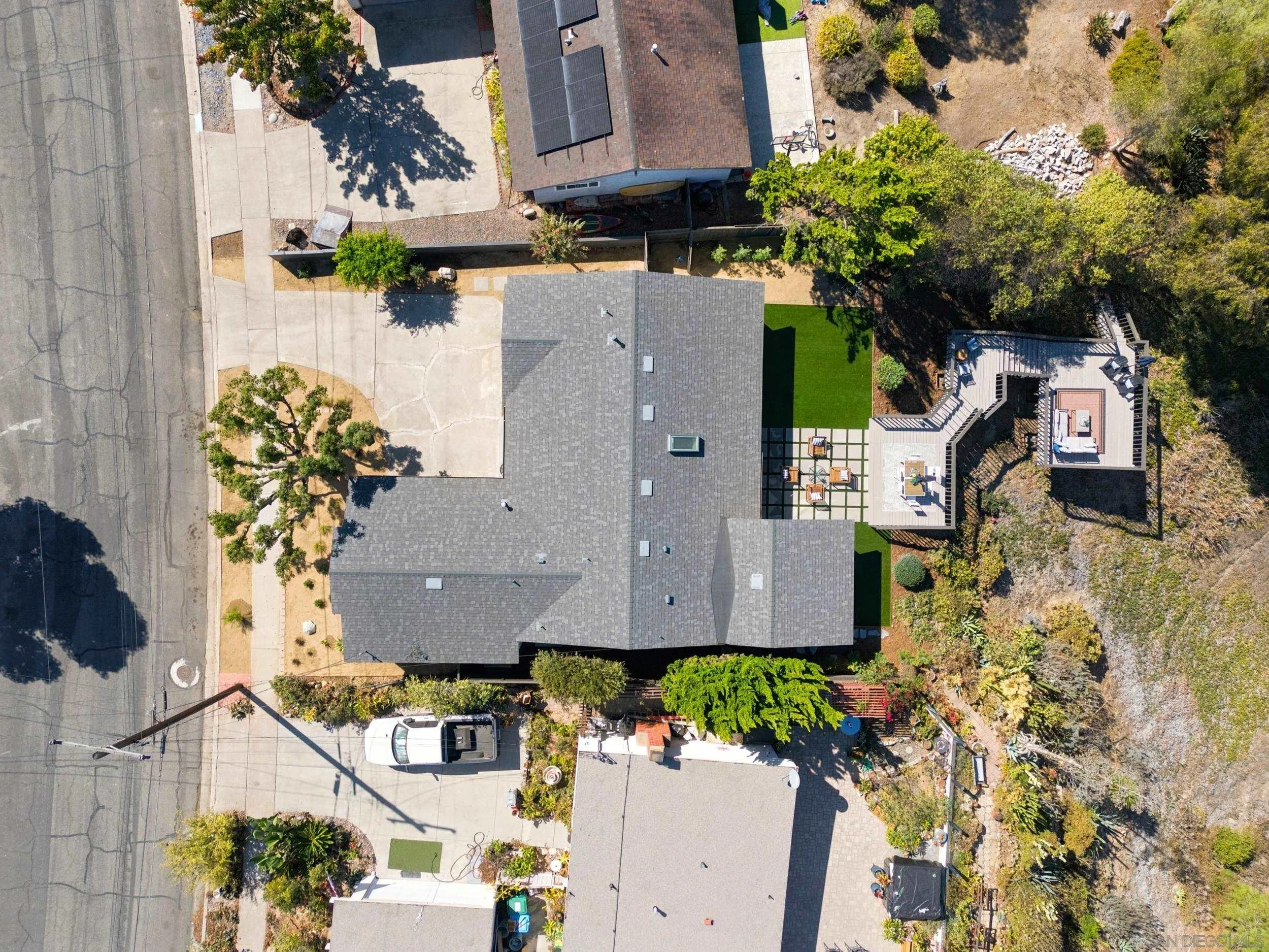 https://cdn.realtyfeed.com/cdn/127/260024585/97c10fed605bc9d51fe6edbb00cc69f4.webp