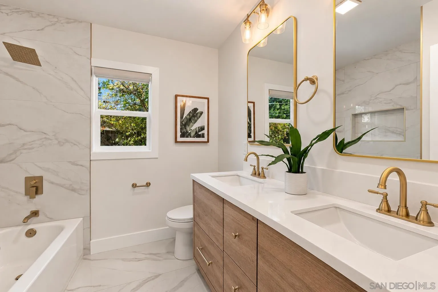 https://cdn.realtyfeed.com/cdn/127/260024602/3af78828576b34f31e8694b5d55c7f58.webp