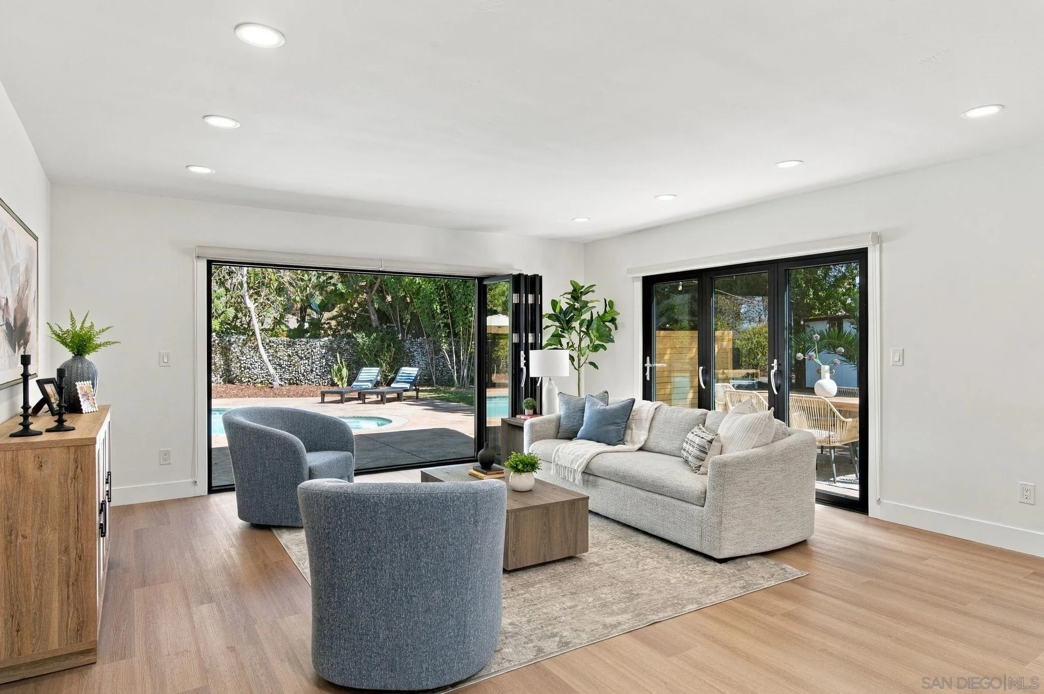 https://cdn.realtyfeed.com/cdn/127/260024602/3c19e23b3c1265977e798937cffa4cfe.webp