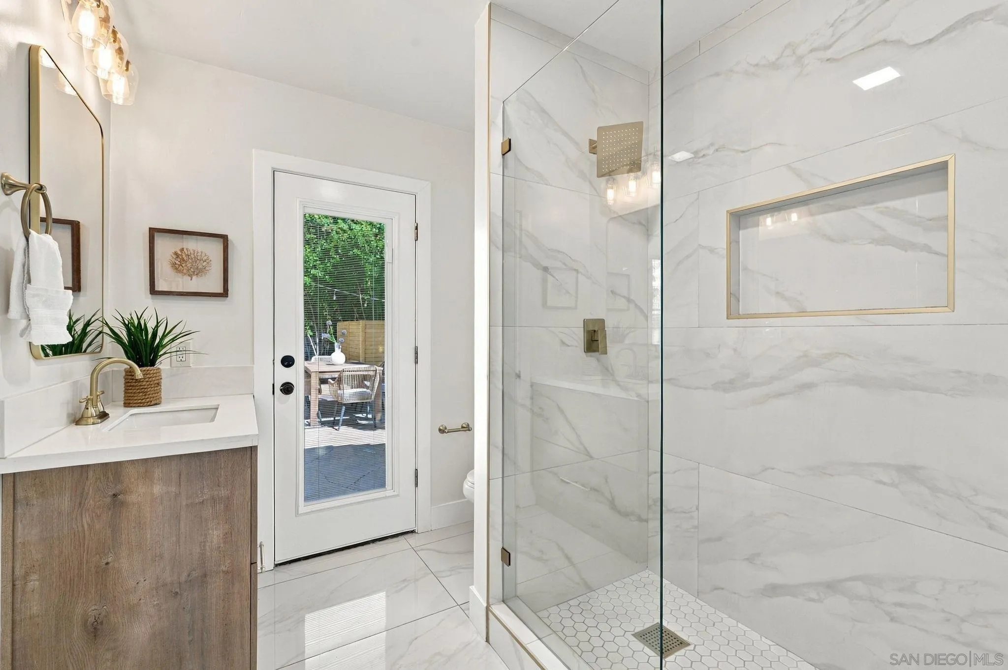https://cdn.realtyfeed.com/cdn/127/260024602/9882125da8e247199782a8cf2cf533ff.webp