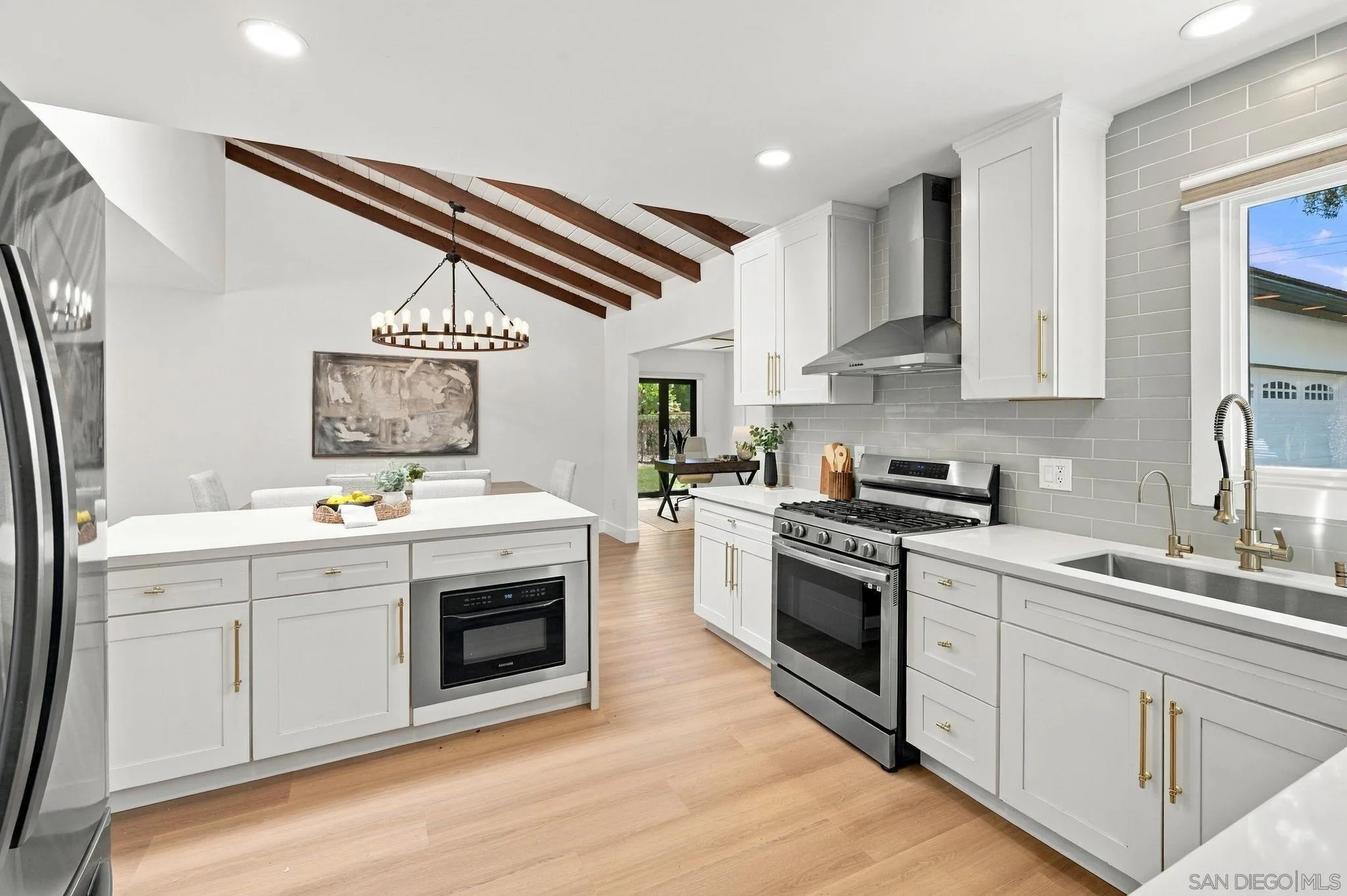 https://cdn.realtyfeed.com/cdn/127/260024602/fd32dc30c9a6a312f4cfb2d52704f0bc.webp