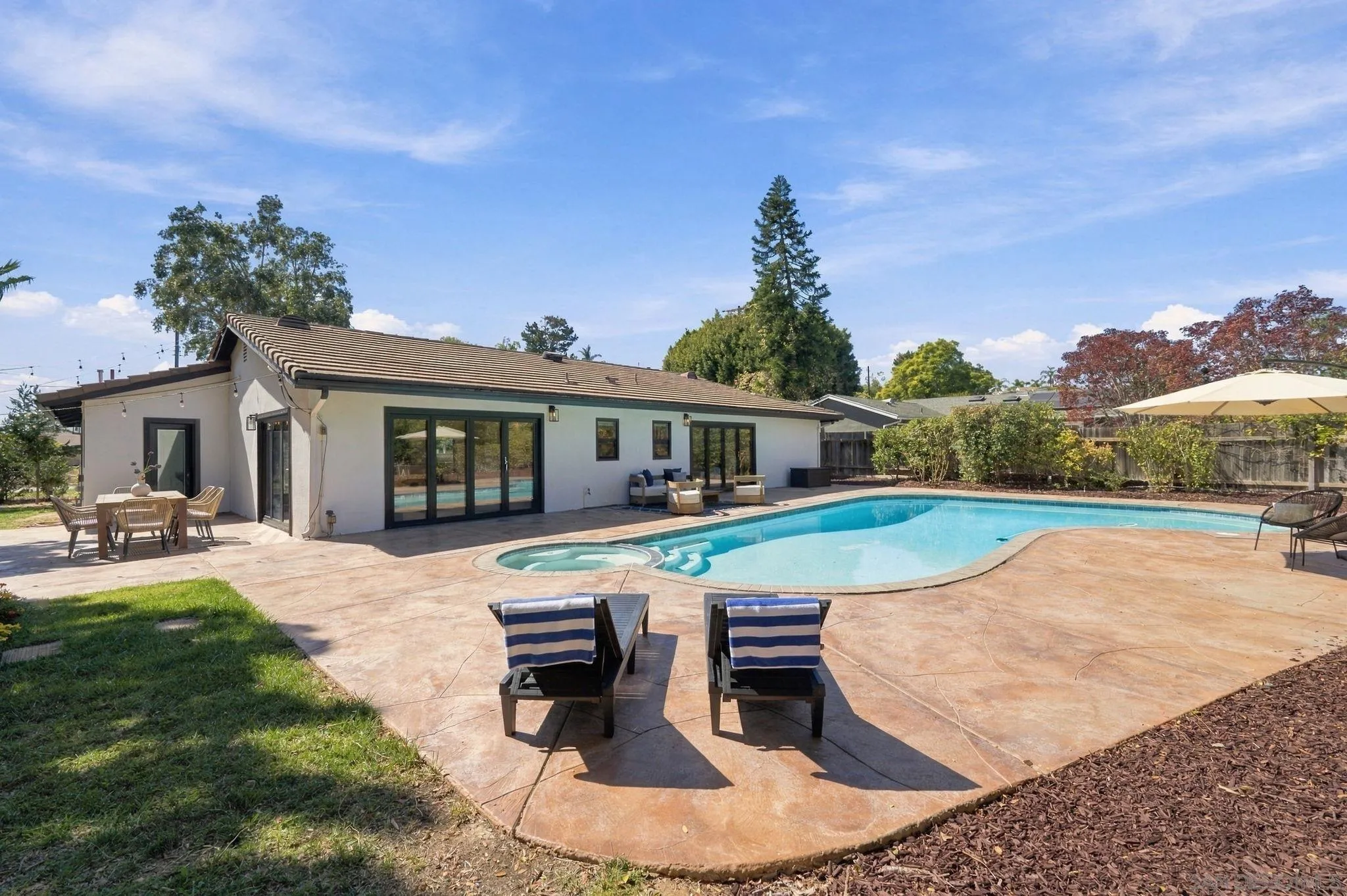 https://cdn.realtyfeed.com/cdn/127/260024602/ffd150f77ac4625a9d955d803f9d314d.webp