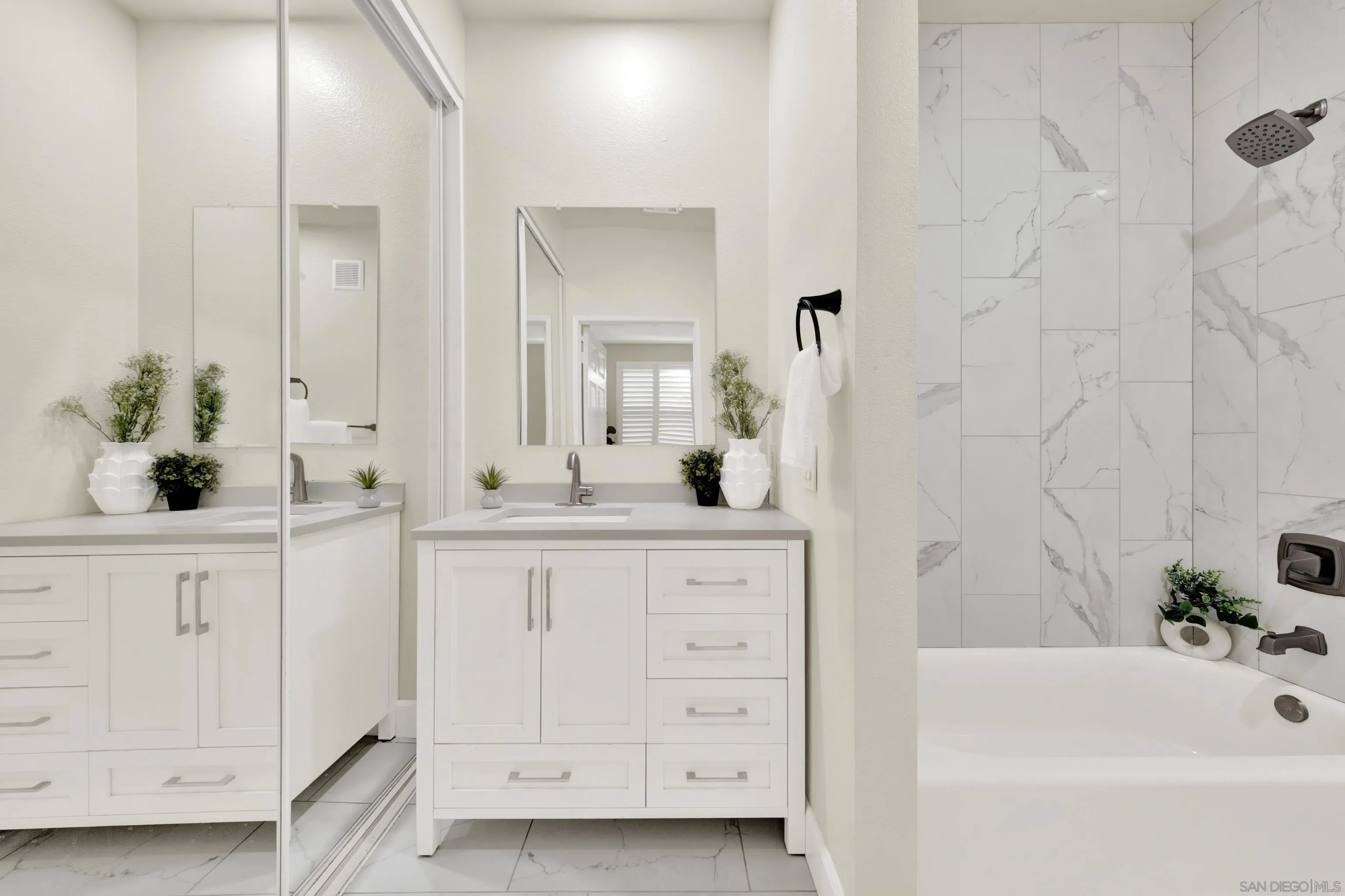 https://cdn.realtyfeed.com/cdn/127/260024604/2d4a75dbfa5d425a8c275e53893debff.webp