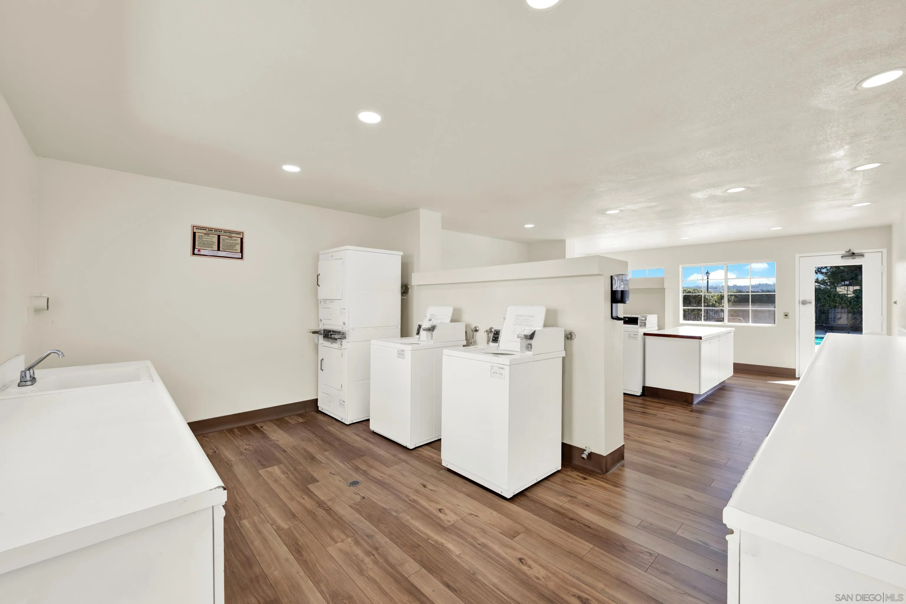 https://cdn.realtyfeed.com/cdn/127/260024604/73de2a9e065f1655671356c398c3575a.webp