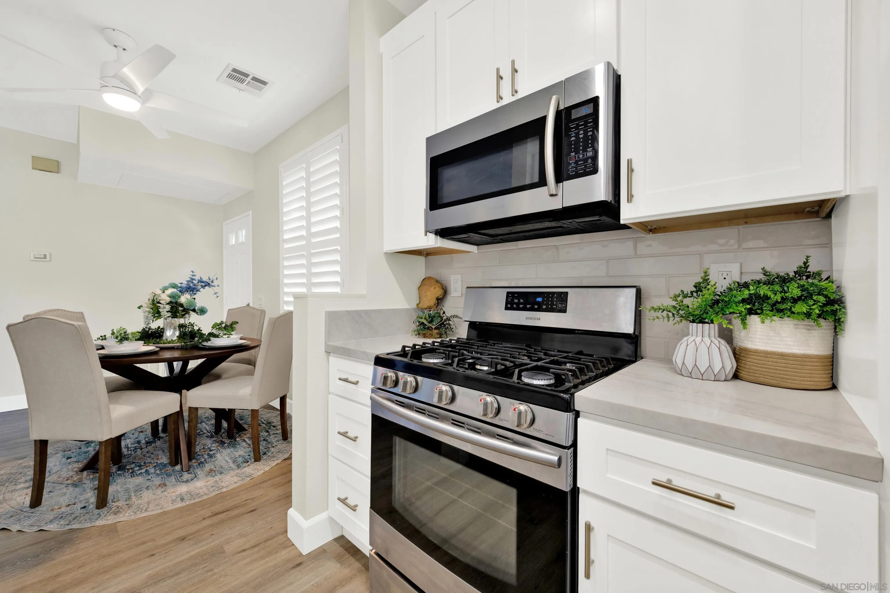 https://cdn.realtyfeed.com/cdn/127/260024604/8d8e3ba34ca00cecb2b20e485c974f52.webp
