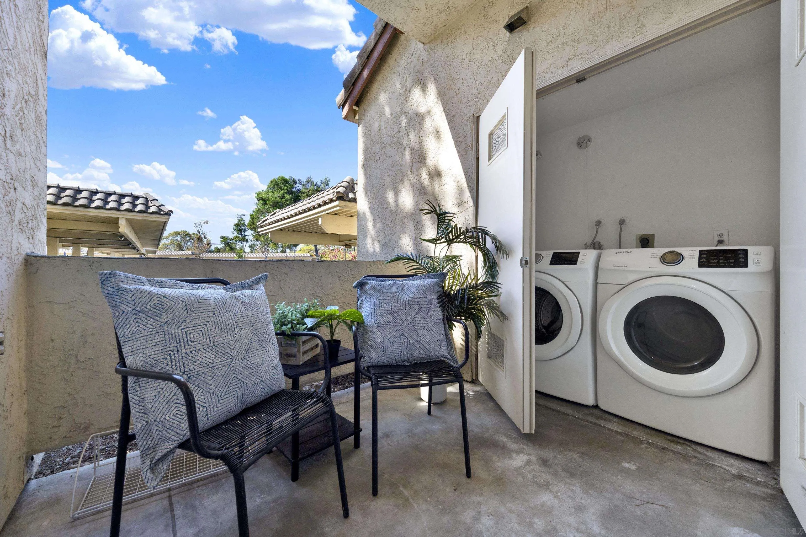 https://cdn.realtyfeed.com/cdn/127/260024604/b5f2b5bbbb856f25c9582f2d5d8bcf43.webp