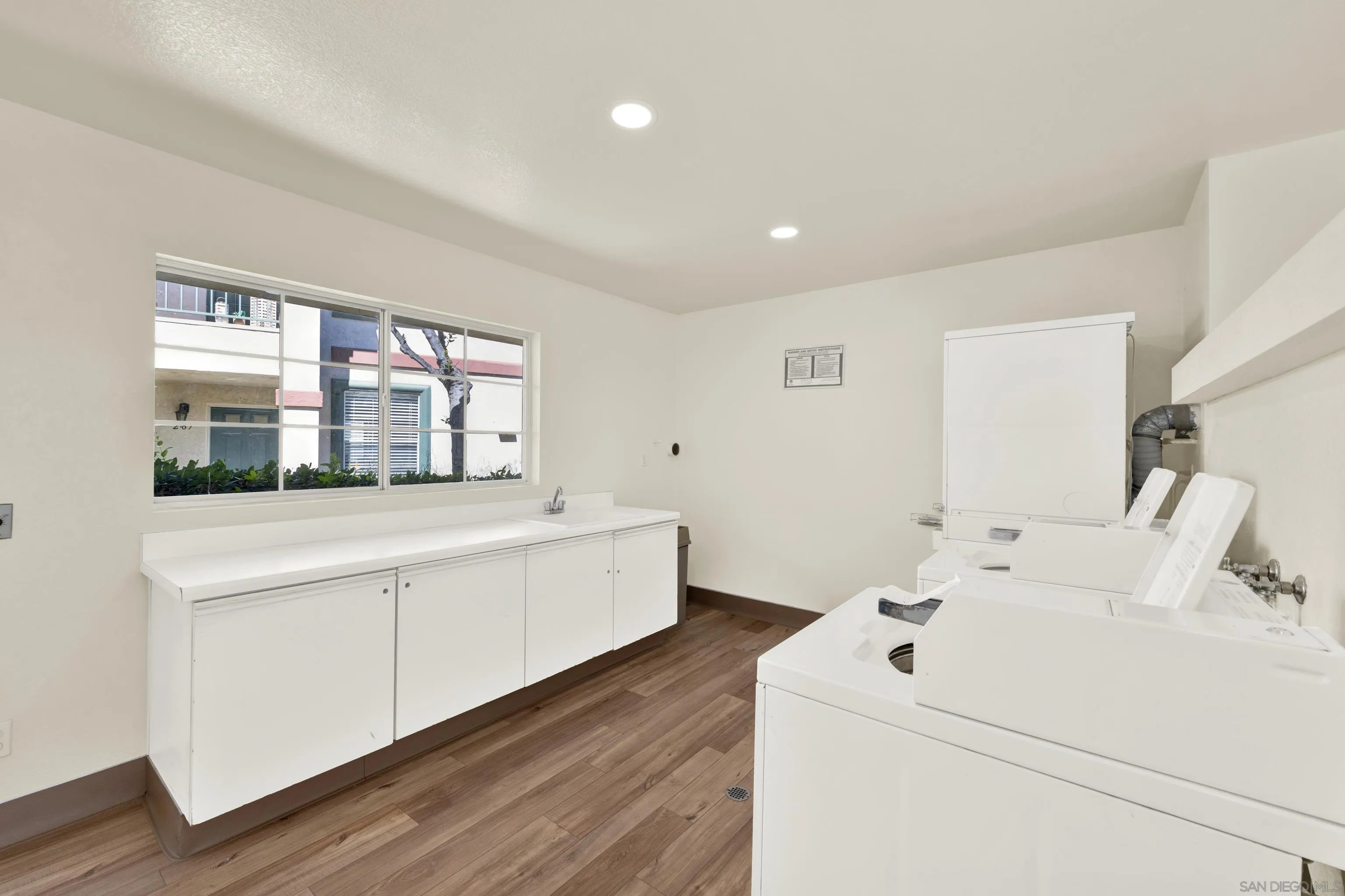 https://cdn.realtyfeed.com/cdn/127/260024604/bed92abcea65fa896f1f733aa41d7c04.webp