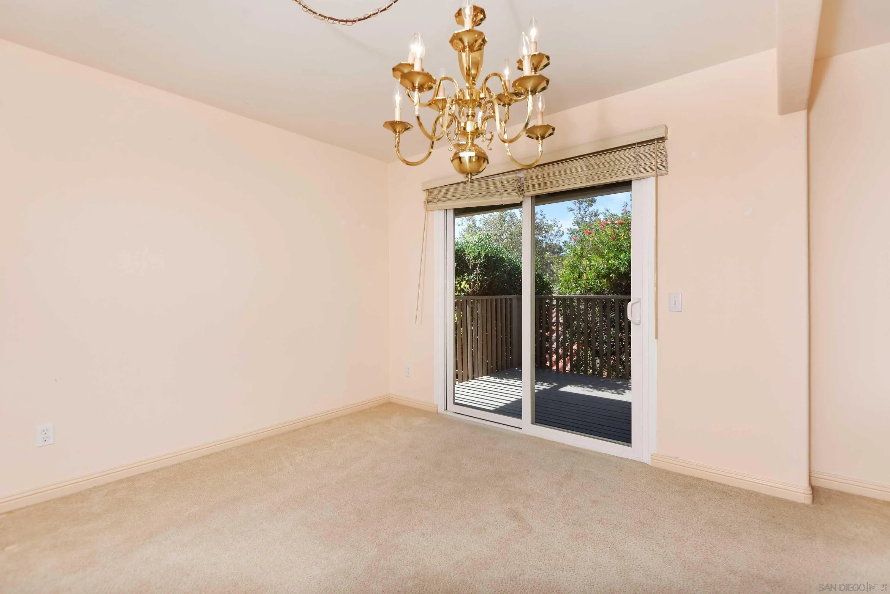 https://cdn.realtyfeed.com/cdn/127/260024607/2e0c4909fafbe5bb7c404baf7d82672a.webp
