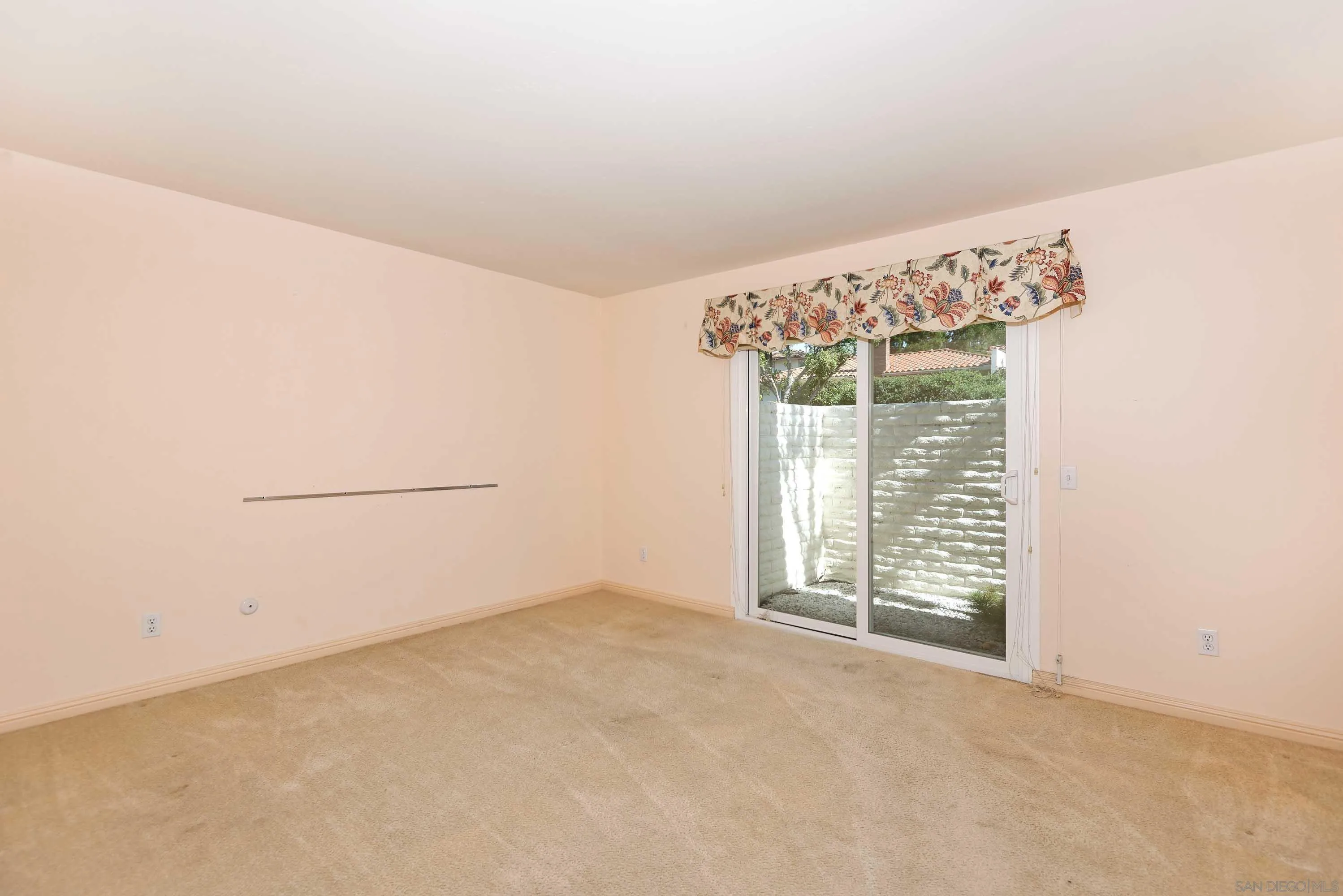 https://cdn.realtyfeed.com/cdn/127/260024607/61929a1650cfe5b5539c08482ccbe2be.webp