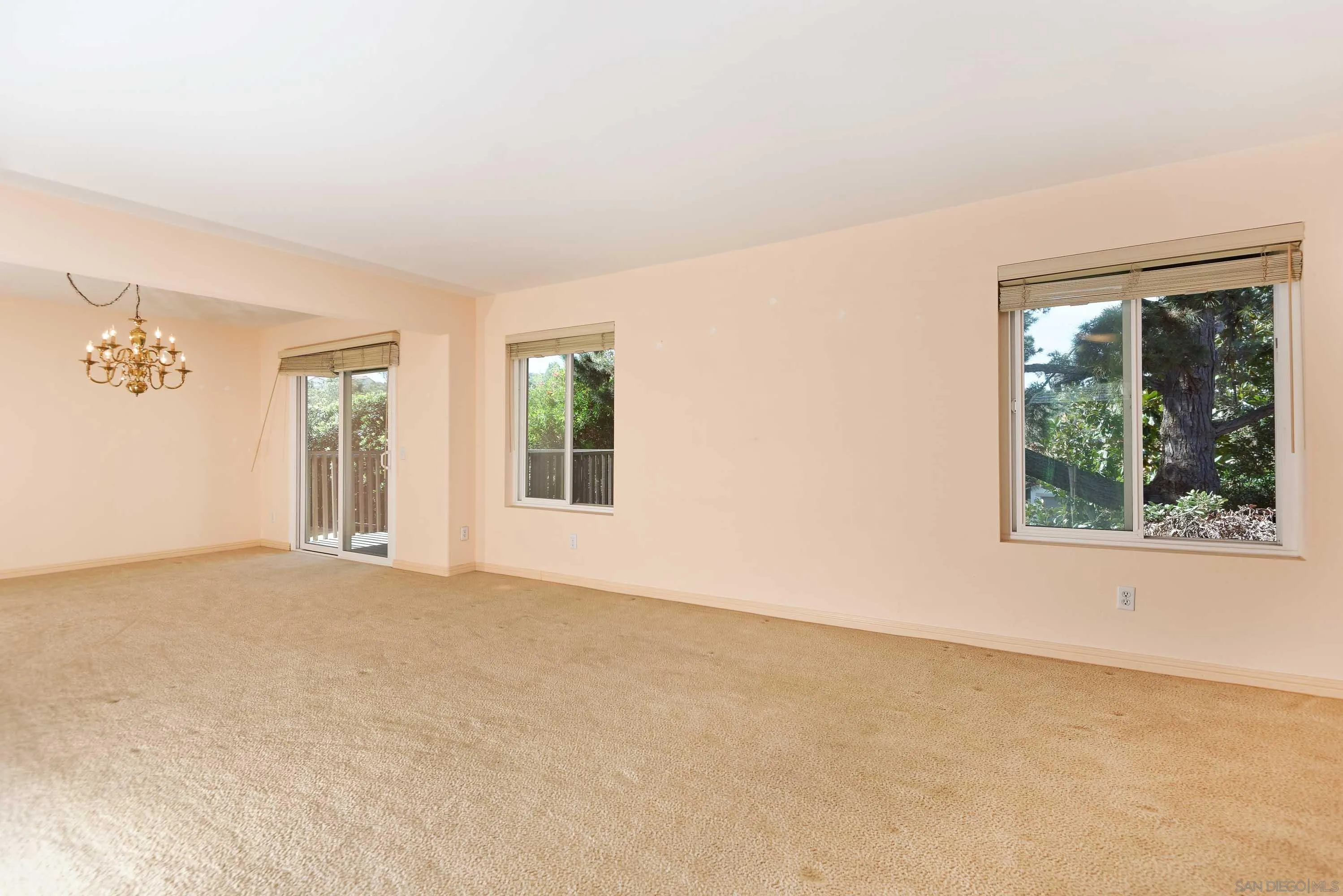 https://cdn.realtyfeed.com/cdn/127/260024607/8ba7a4733842c95e369ed888878204c8.webp