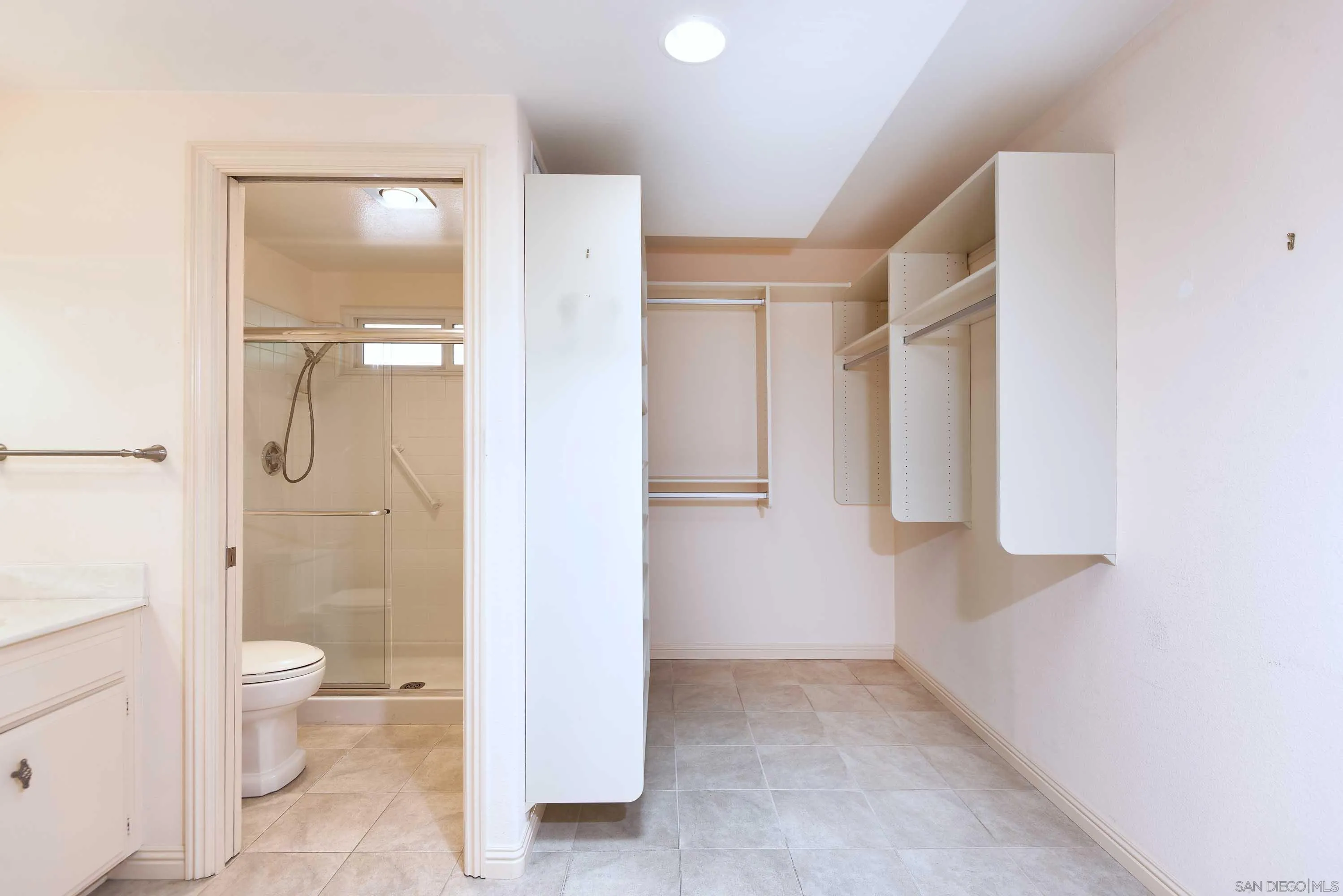 https://cdn.realtyfeed.com/cdn/127/260024607/ac027f2d2275752e0bbef6eb30bafe93.webp