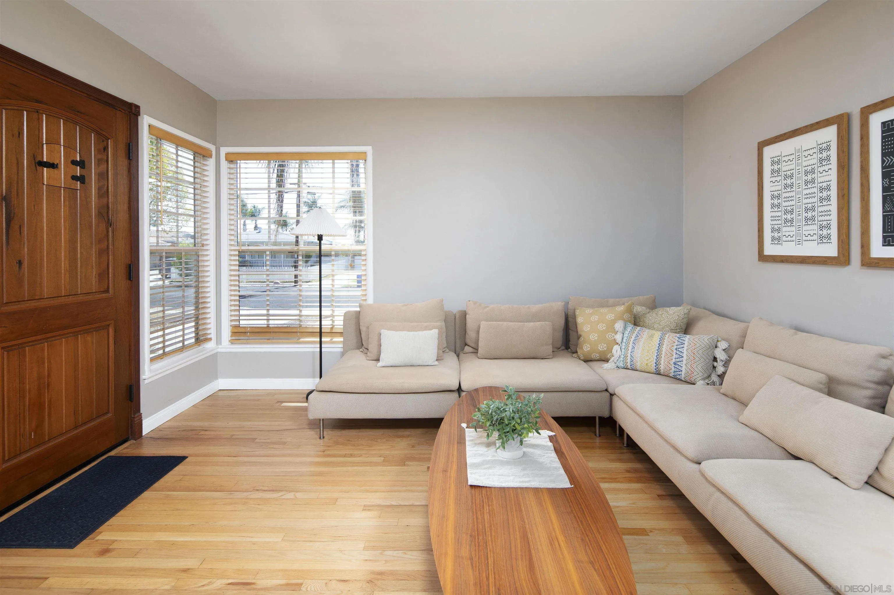 https://cdn.realtyfeed.com/cdn/127/260024608/5d0cde96baa5d9ee91499336305027cb.webp
