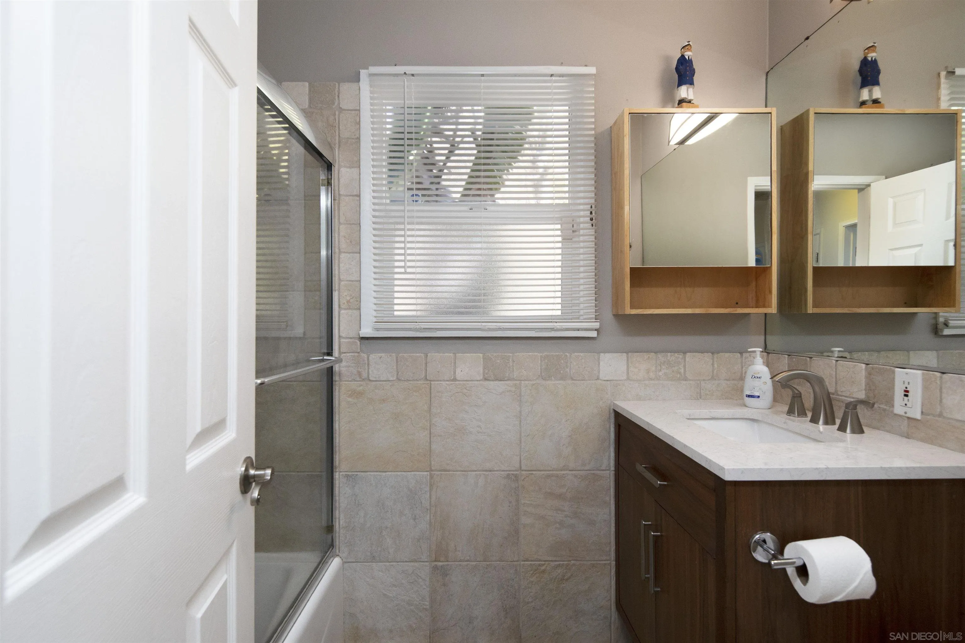 https://cdn.realtyfeed.com/cdn/127/260024608/90eebd72c7091676576bf13ed30612b0.webp
