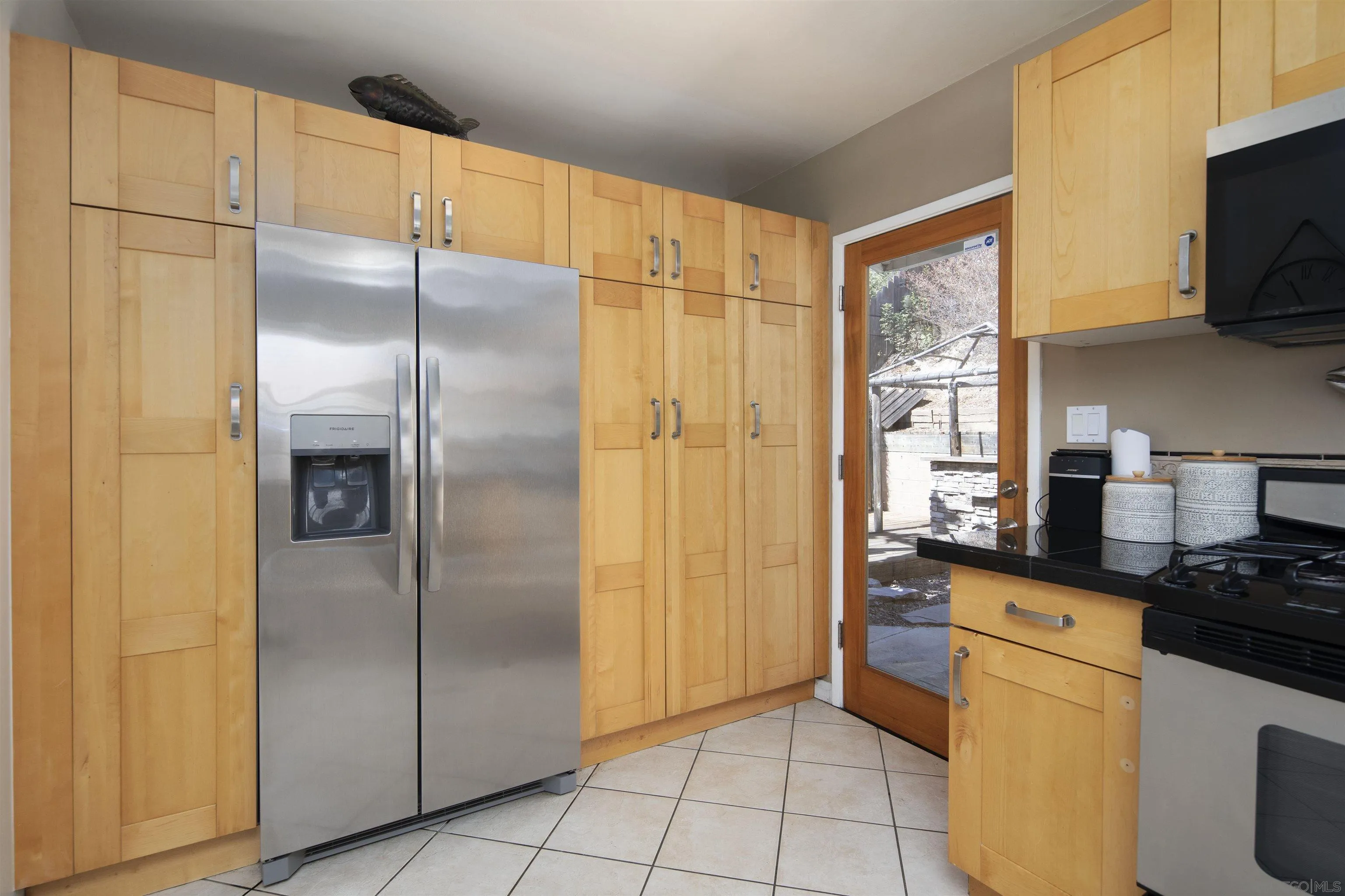 https://cdn.realtyfeed.com/cdn/127/260024608/a5a8631c71b5a511e831b4f9539d52cd.webp