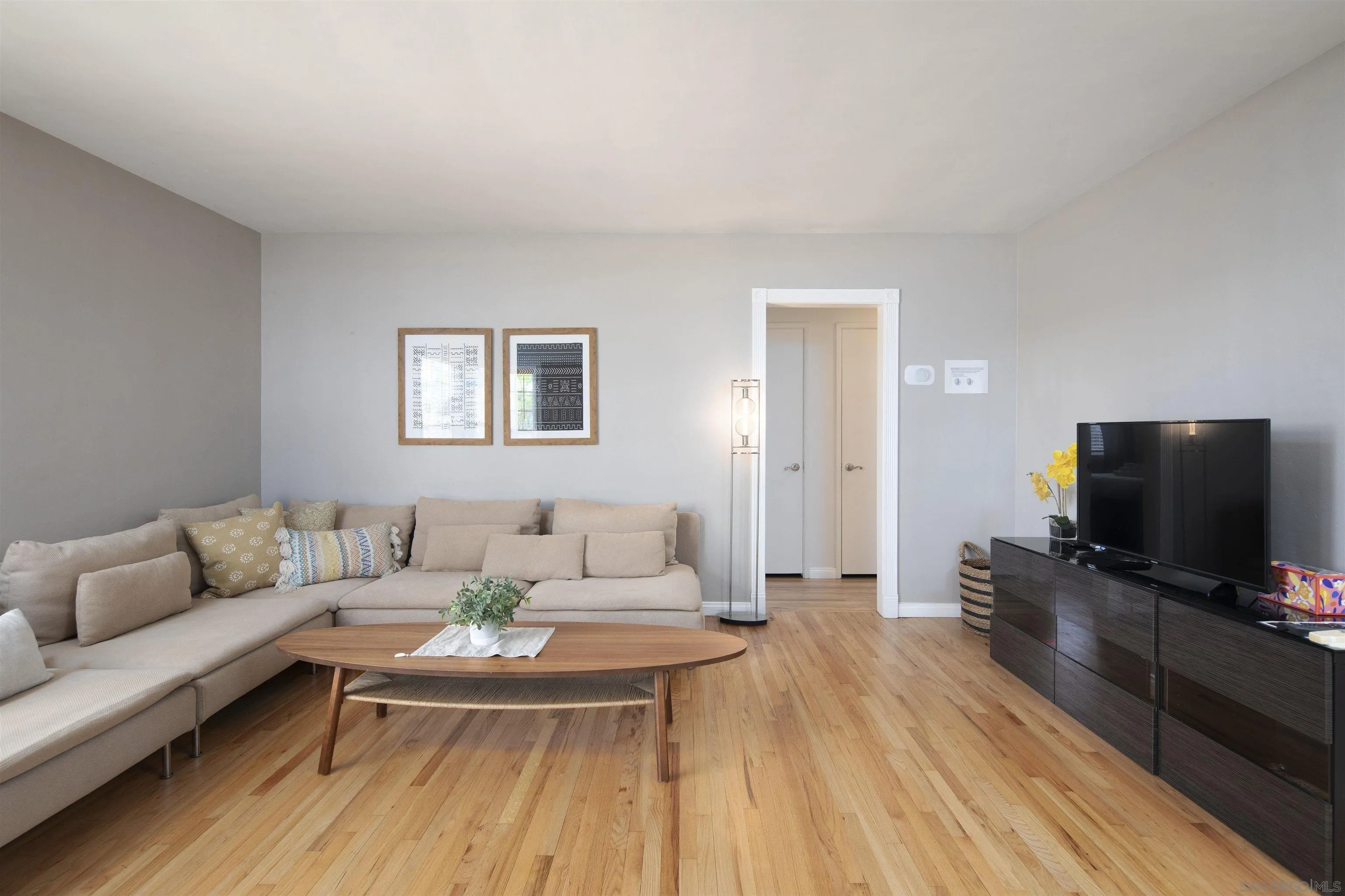 https://cdn.realtyfeed.com/cdn/127/260024608/d934b5a02742174953847944156e8326.webp