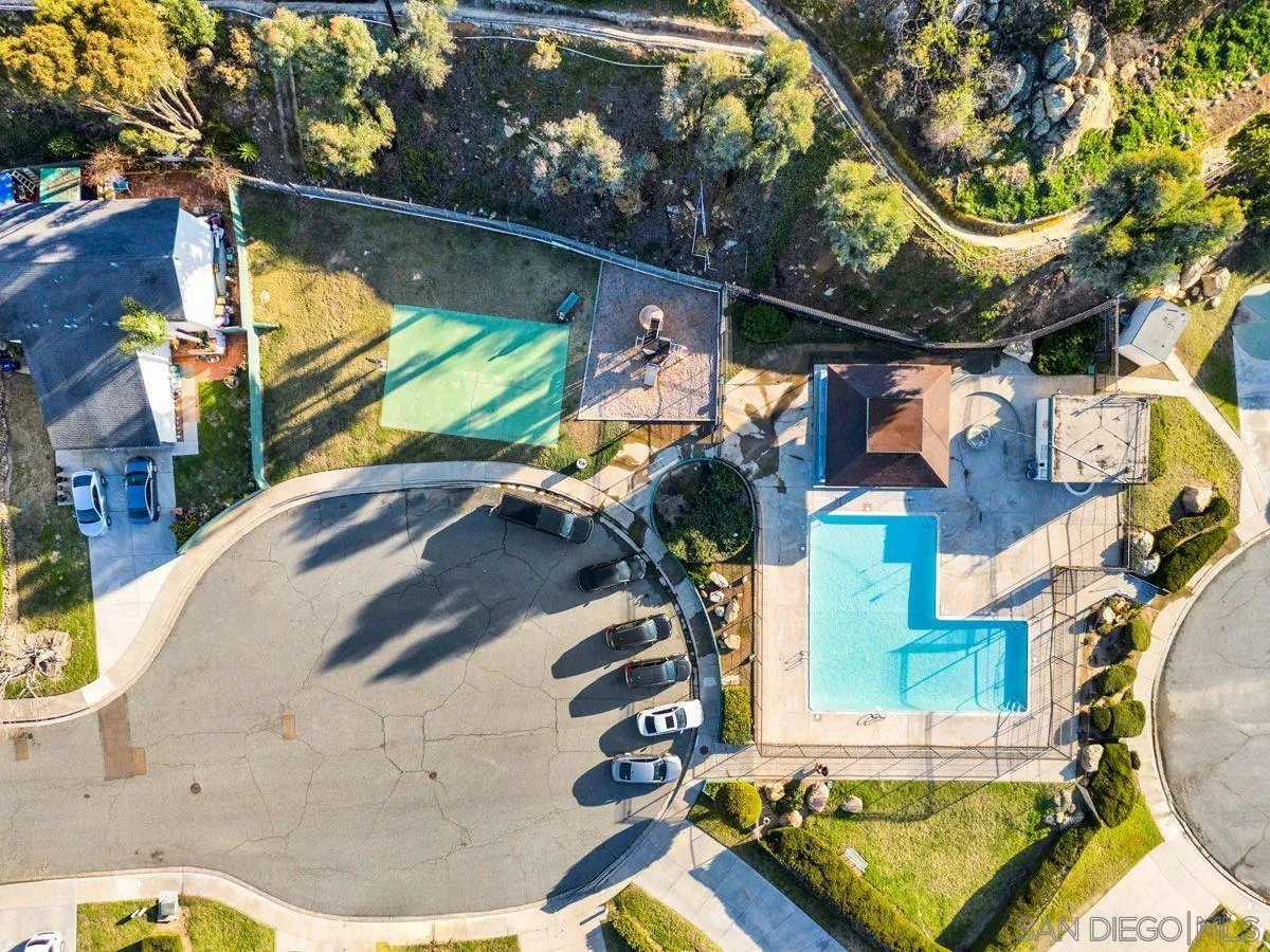 https://cdn.realtyfeed.com/cdn/127/260024610/02647948e15e88311ddb87213c80b0ff.webp
