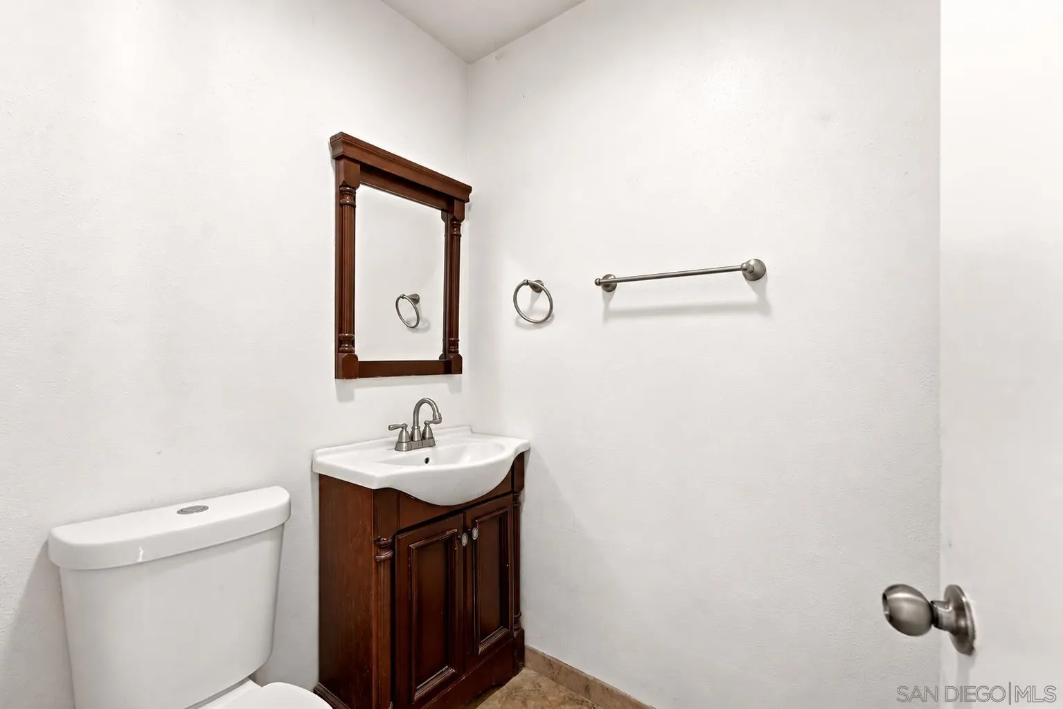 https://cdn.realtyfeed.com/cdn/127/260024610/2206651f961d0a6a7efe6f8ec121793b.webp