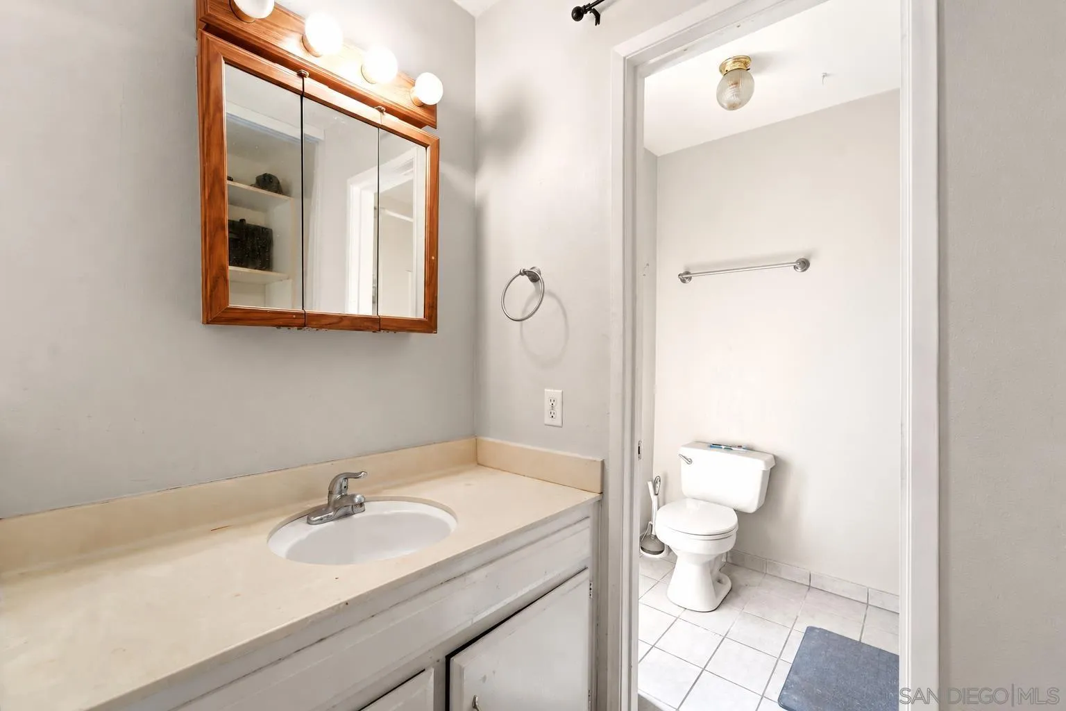 https://cdn.realtyfeed.com/cdn/127/260024610/3221c5cf8c337bc42334141f989de113.webp