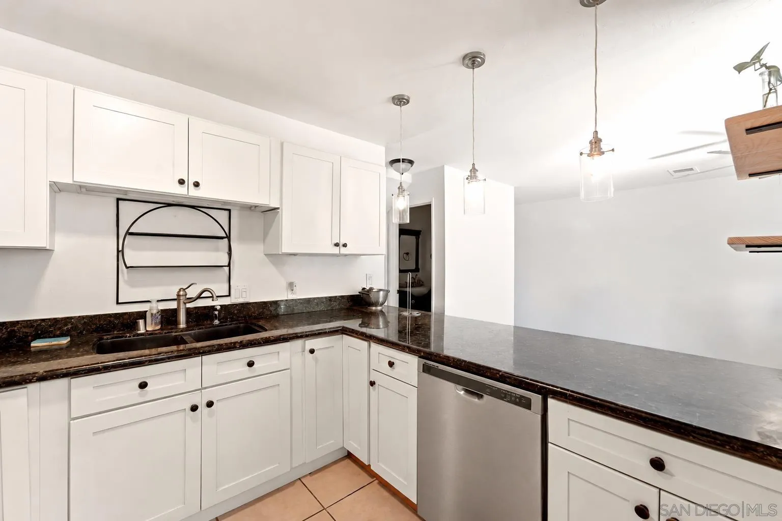 https://cdn.realtyfeed.com/cdn/127/260024610/618a001fe1b3ba736ef2308a8870f51c.webp