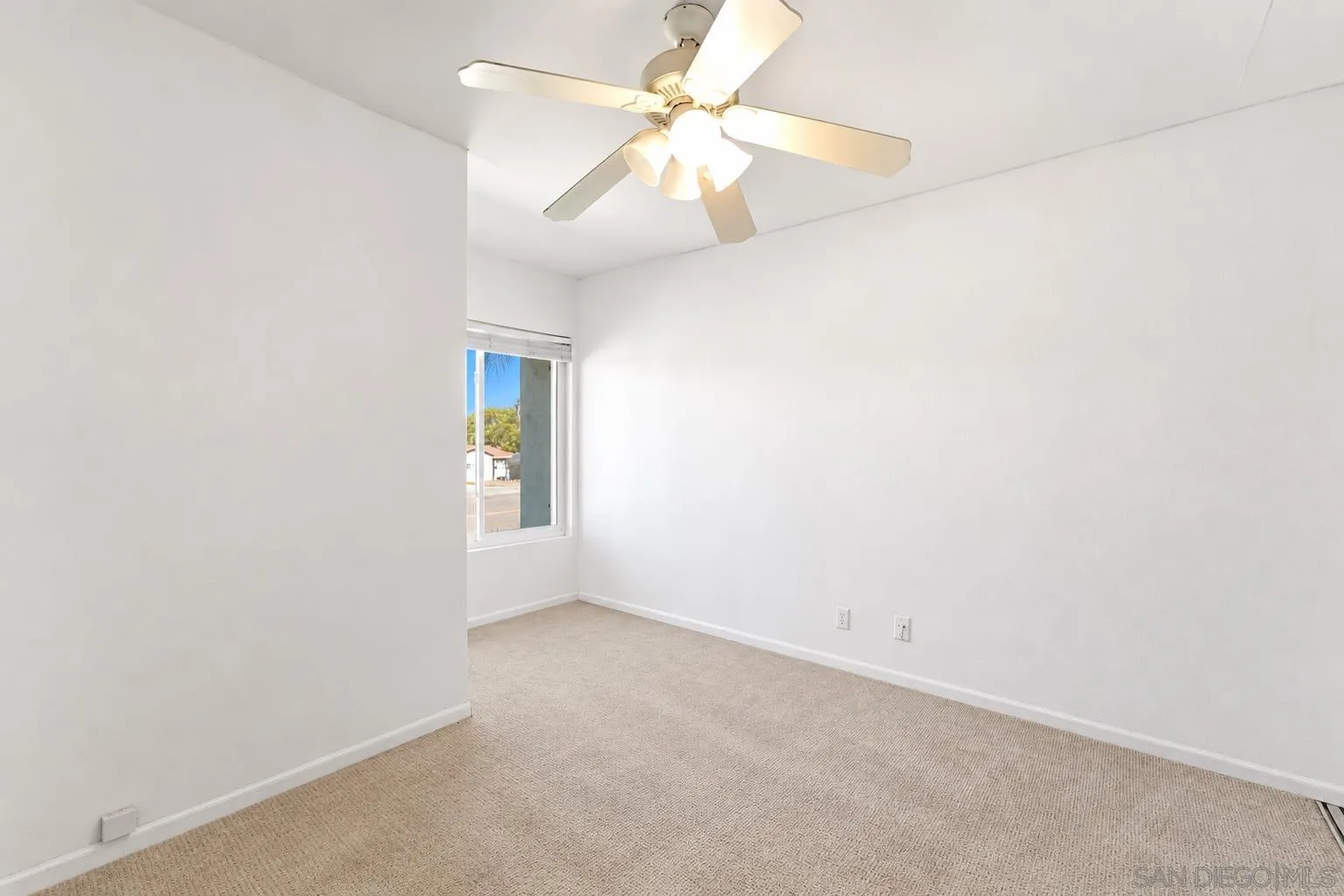 https://cdn.realtyfeed.com/cdn/127/260024610/6a7ae76ec3de94268491096db2f3a1d0.webp