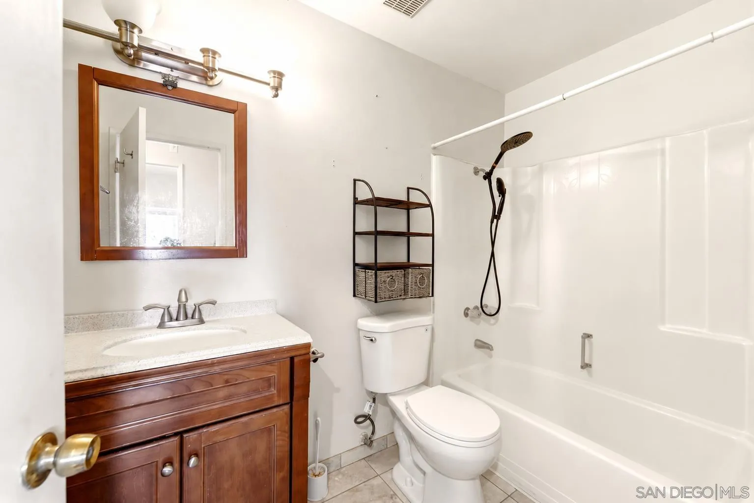 https://cdn.realtyfeed.com/cdn/127/260024610/8abfeaa6b94e519123af1db89ff89f0c.webp