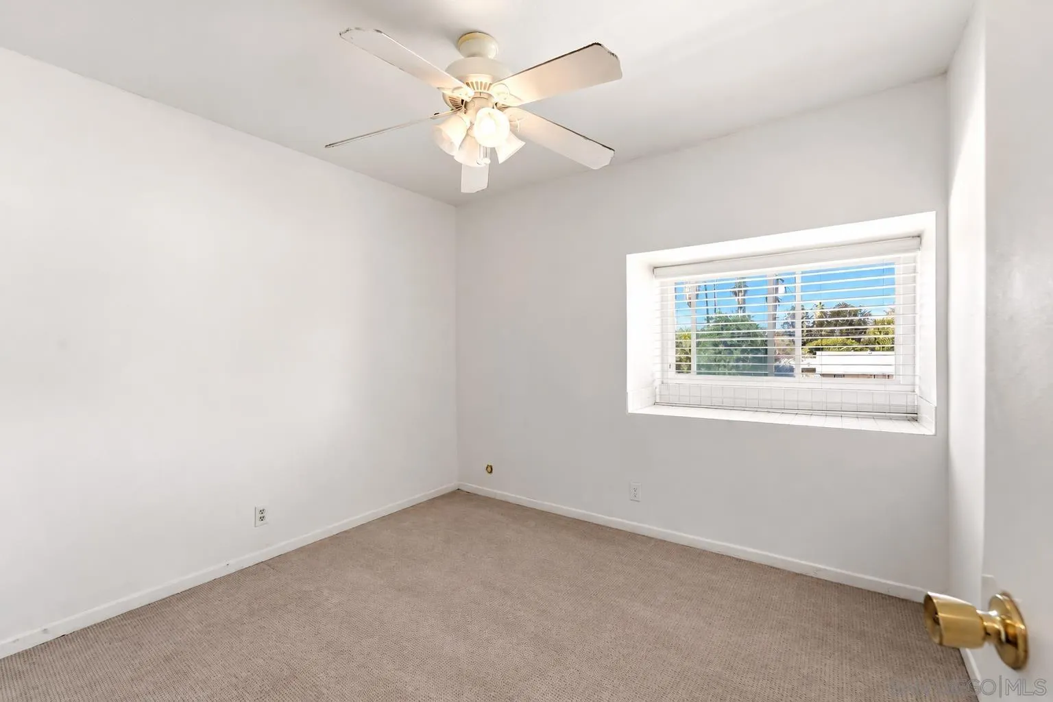 https://cdn.realtyfeed.com/cdn/127/260024610/9a4dba3ec310cf0ca080803949af37a7.webp