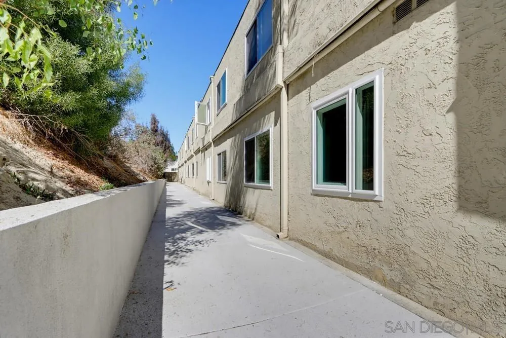 https://cdn.realtyfeed.com/cdn/127/260024611/9451cf6bc4e926796441cefd8a507af5.webp