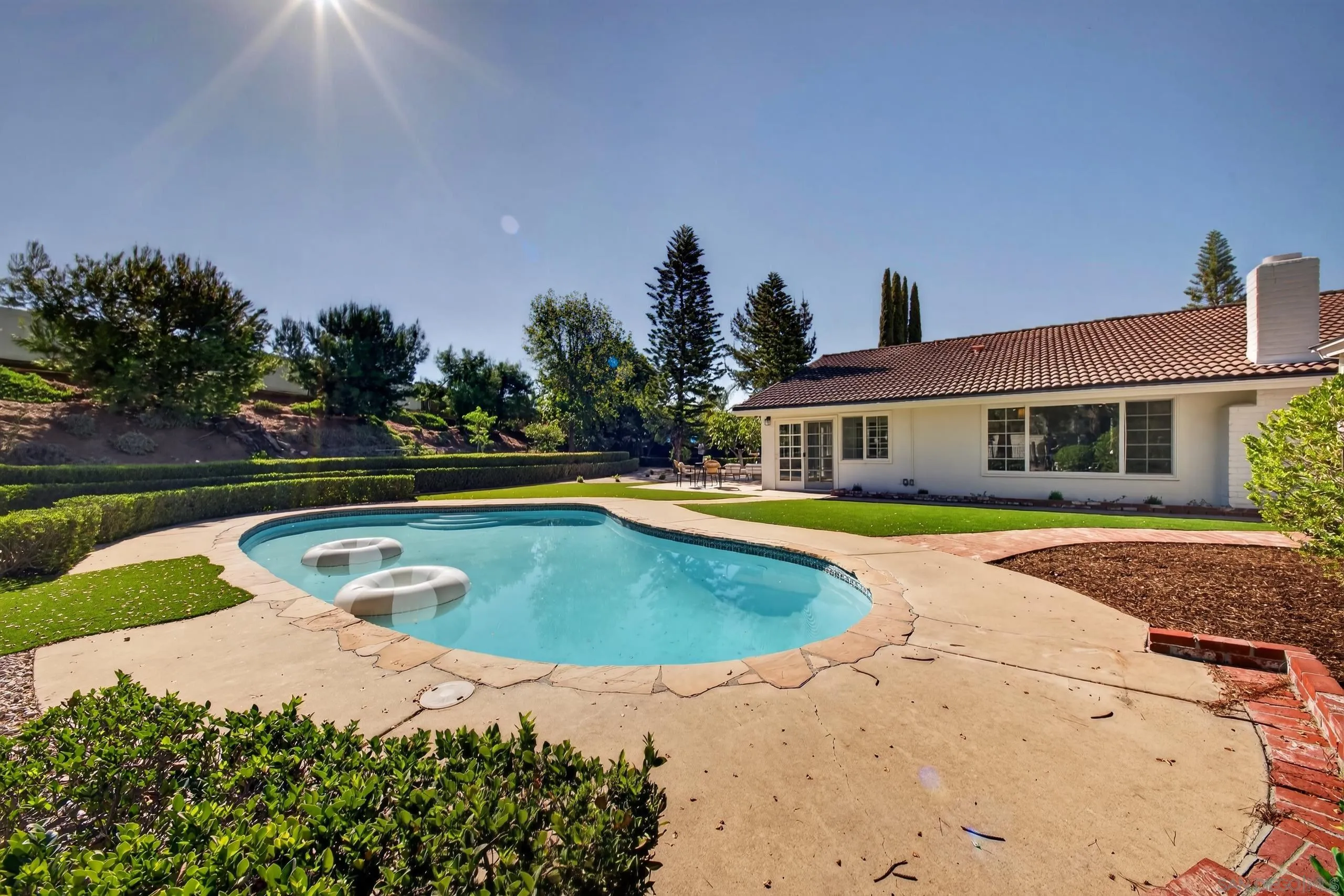 https://cdn.realtyfeed.com/cdn/127/260024617/1c0cd2e508ec398b9567a09243c99879.webp