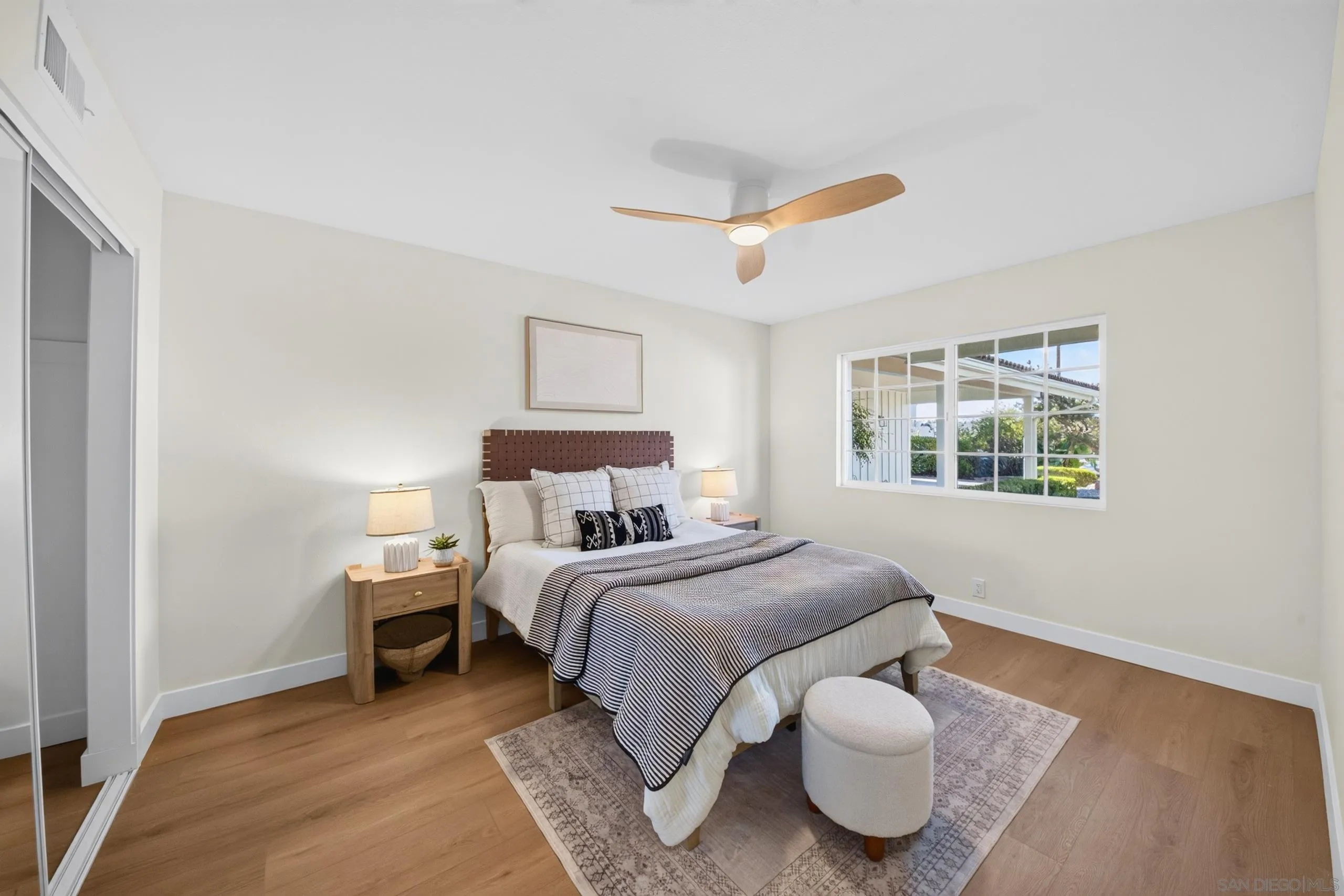 https://cdn.realtyfeed.com/cdn/127/260024617/32015da662ed516125949f4119611fb3.webp