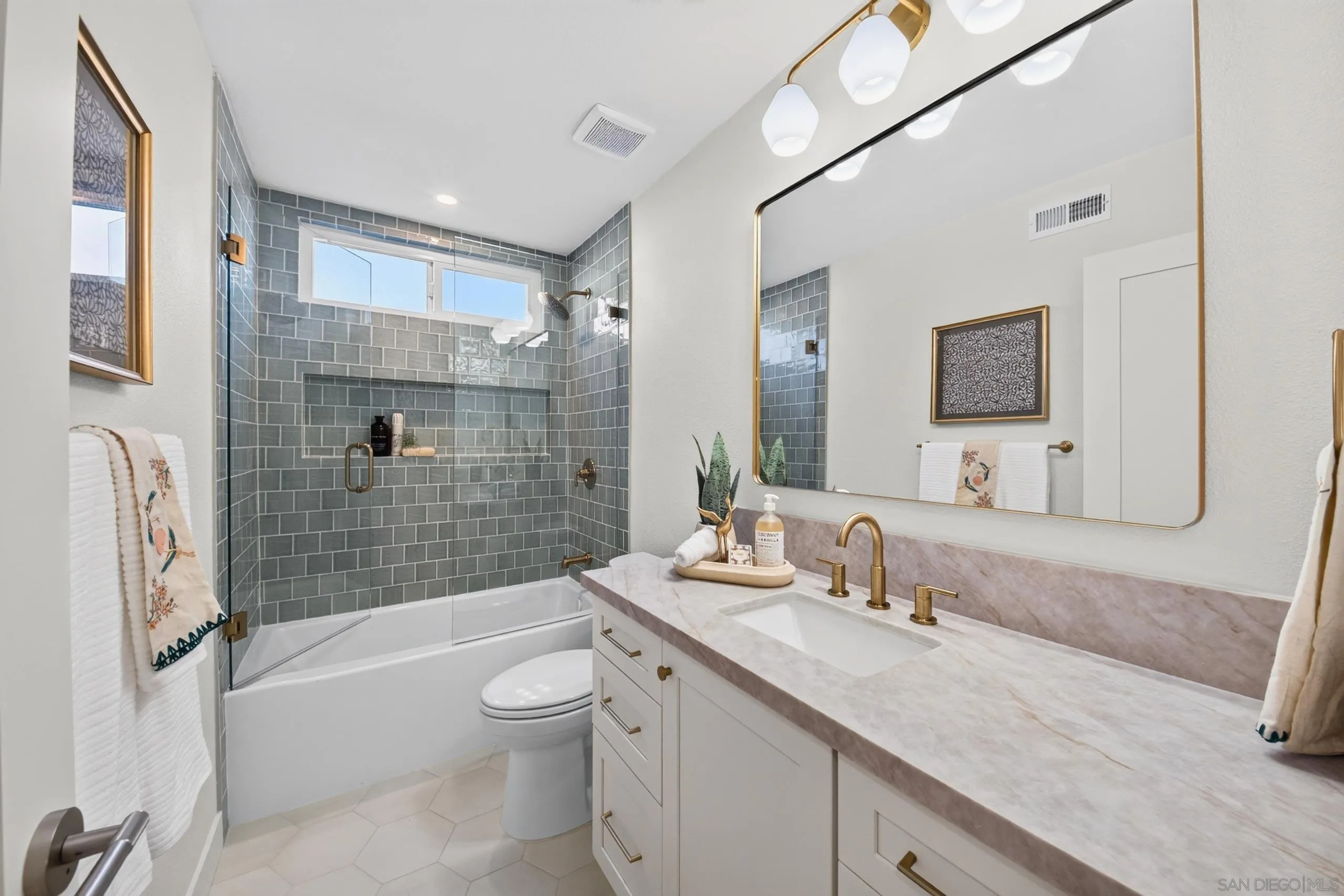 https://cdn.realtyfeed.com/cdn/127/260024617/46b197a1f0c607669562f63ba0104d19.webp