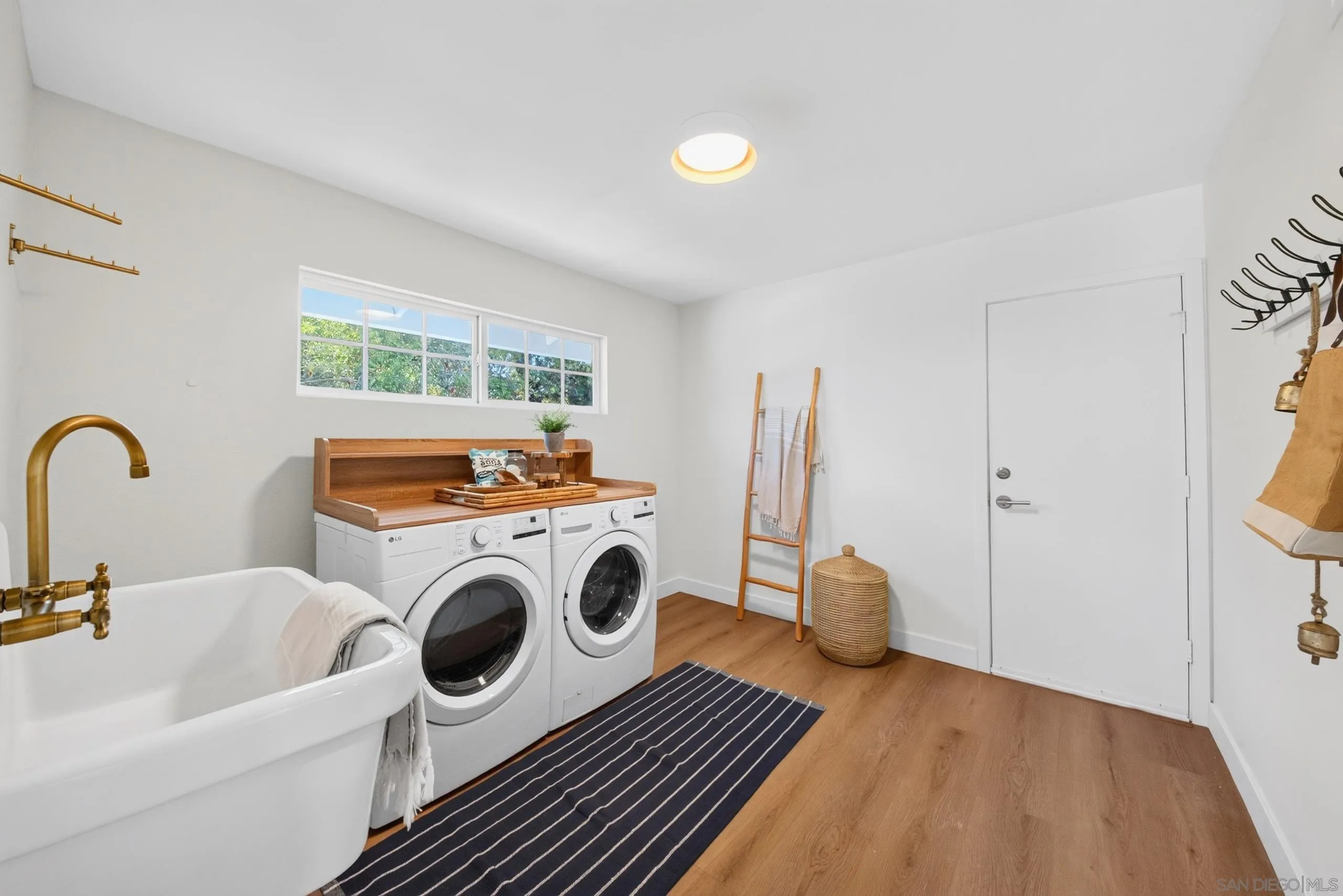 https://cdn.realtyfeed.com/cdn/127/260024617/5bc5308ea9ba03f6c4ff9e07b5492ded.webp