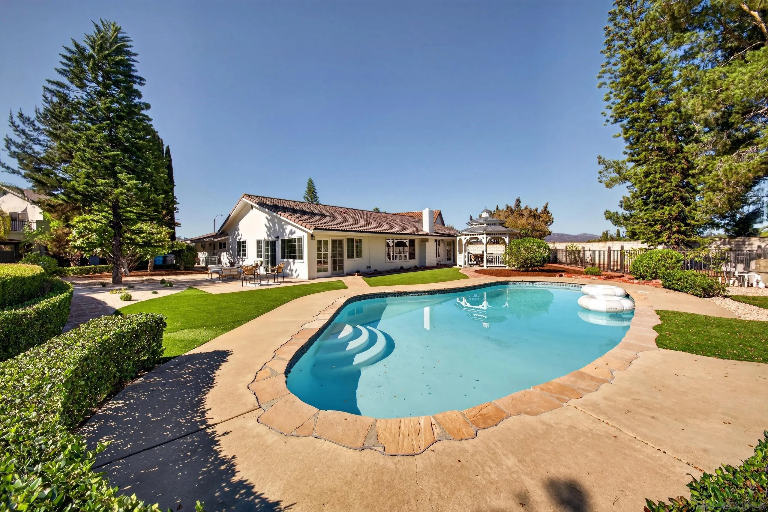 https://cdn.realtyfeed.com/cdn/127/260024617/6f6f4b262351efe2ff5d1b7e61d6ebf1.webp