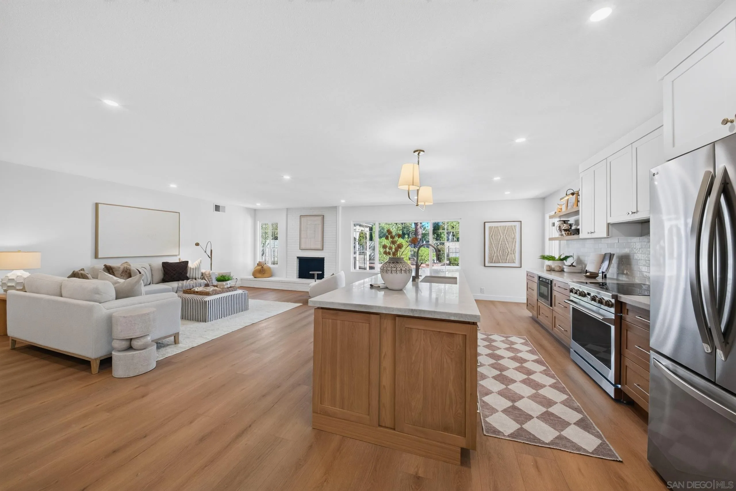https://cdn.realtyfeed.com/cdn/127/260024617/7029e8441180b482da041e25f7d08943.webp