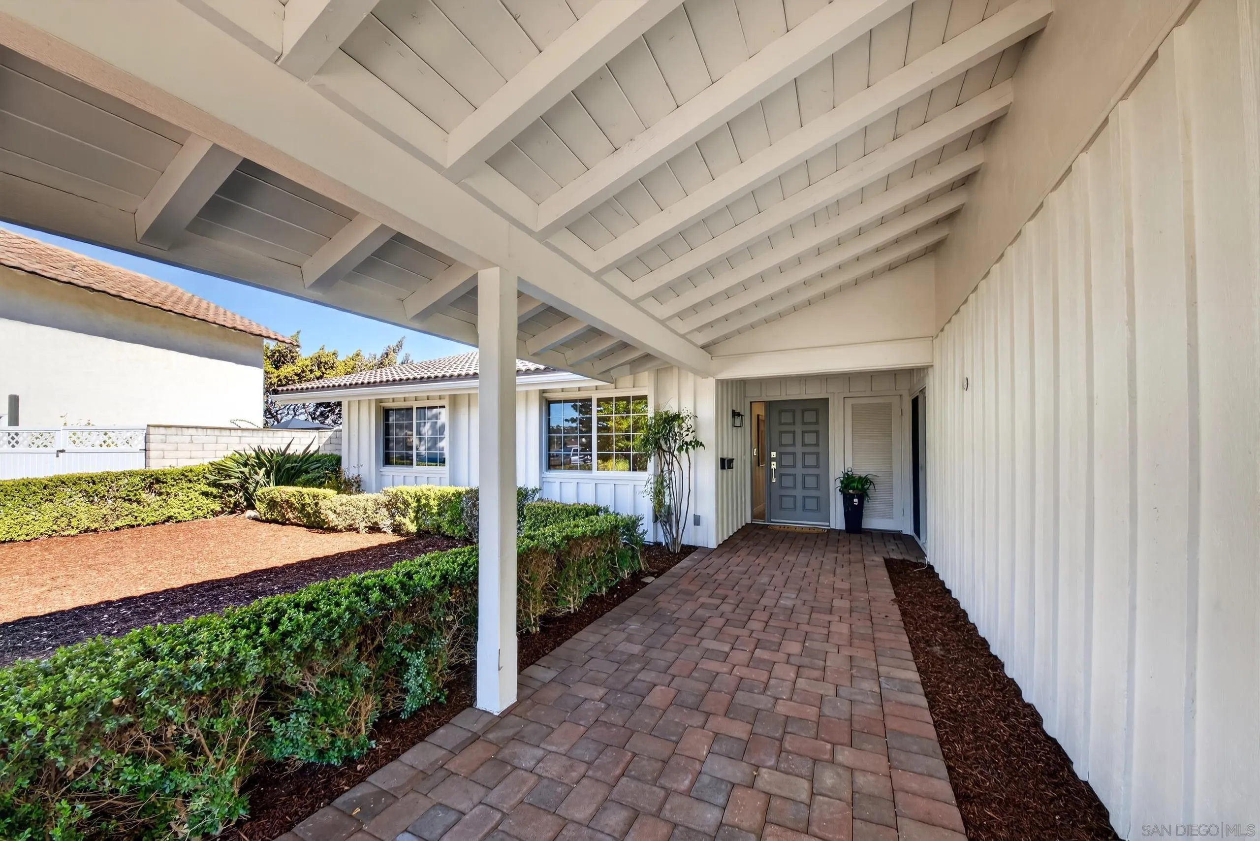 https://cdn.realtyfeed.com/cdn/127/260024617/7834ad010a9864937779c11813ed5ae6.webp