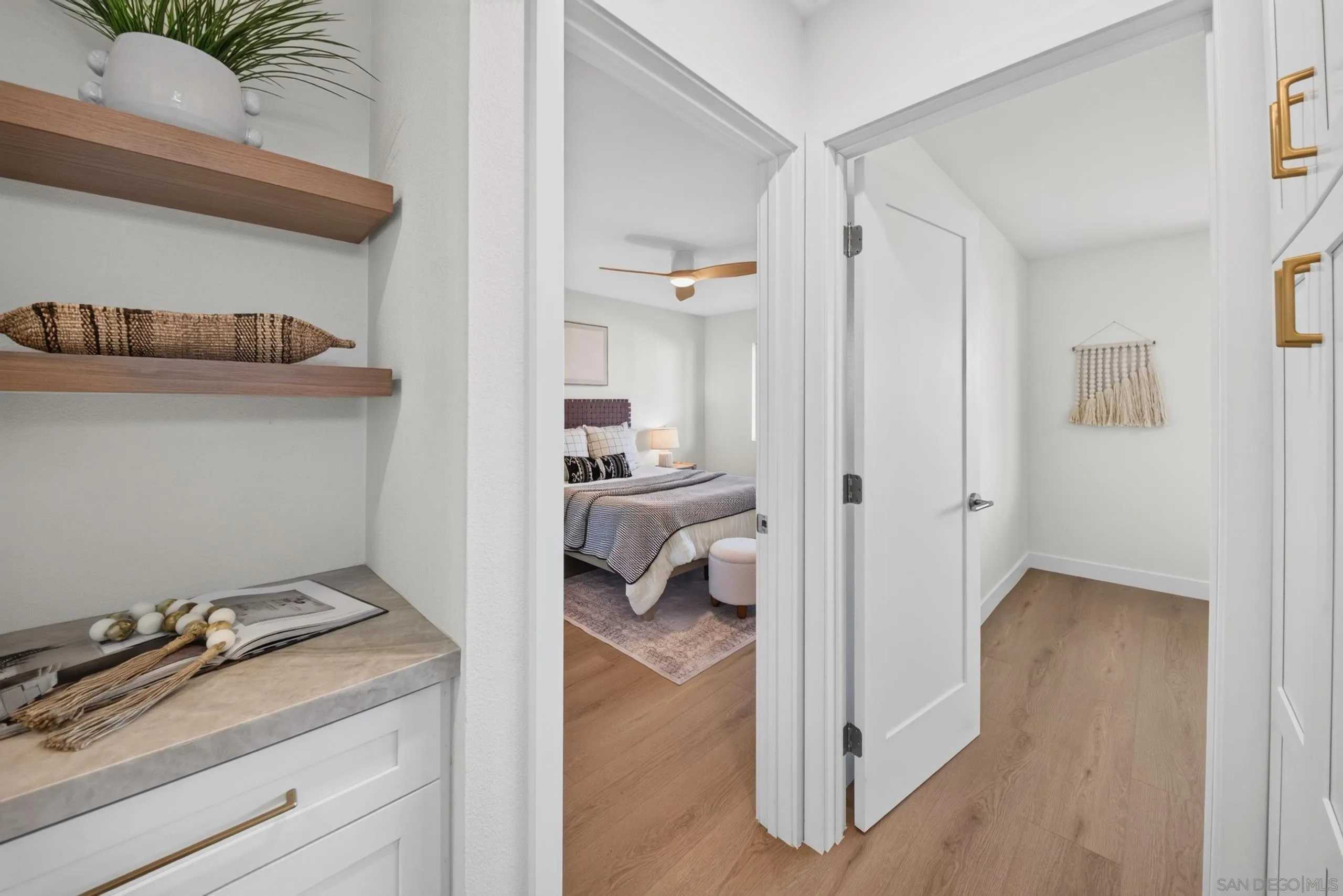 https://cdn.realtyfeed.com/cdn/127/260024617/82b3105f1c6b35e8bbec385a9b871e98.webp