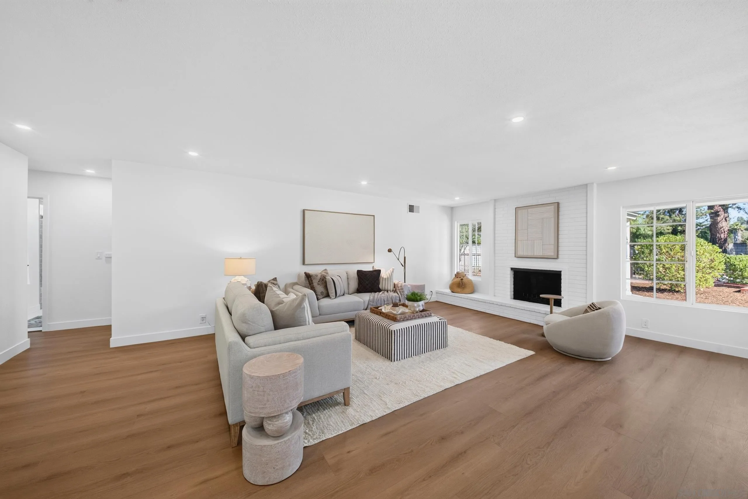 https://cdn.realtyfeed.com/cdn/127/260024617/8d4f6ea98de709af1c40c72732c841ac.webp