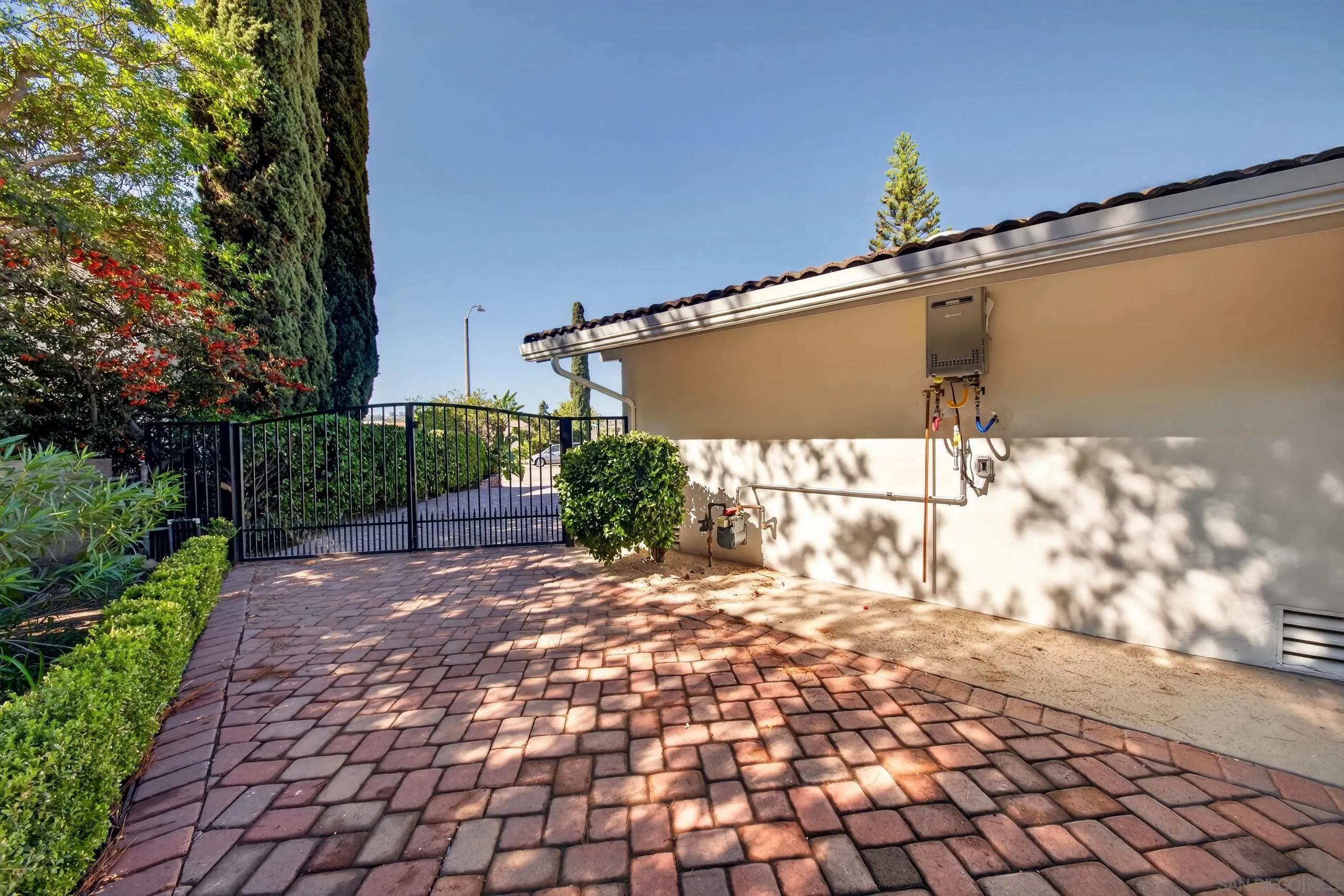 https://cdn.realtyfeed.com/cdn/127/260024617/90324b0639ef1a2de8bd53e316581c27.webp